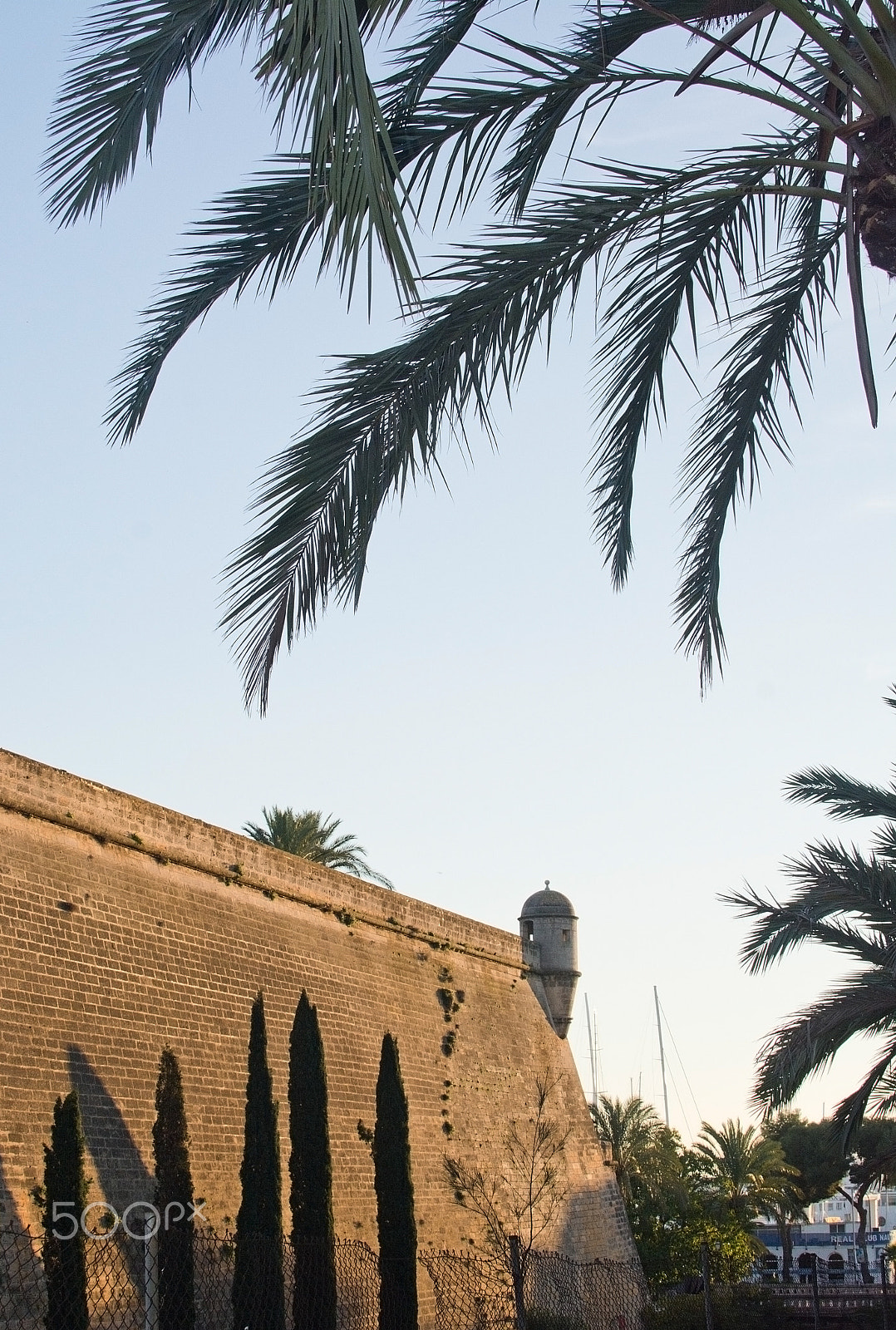 AF Zoom-Nikkor 35-105mm f/3.5-4.5 sample photo. Es baluard tower photography