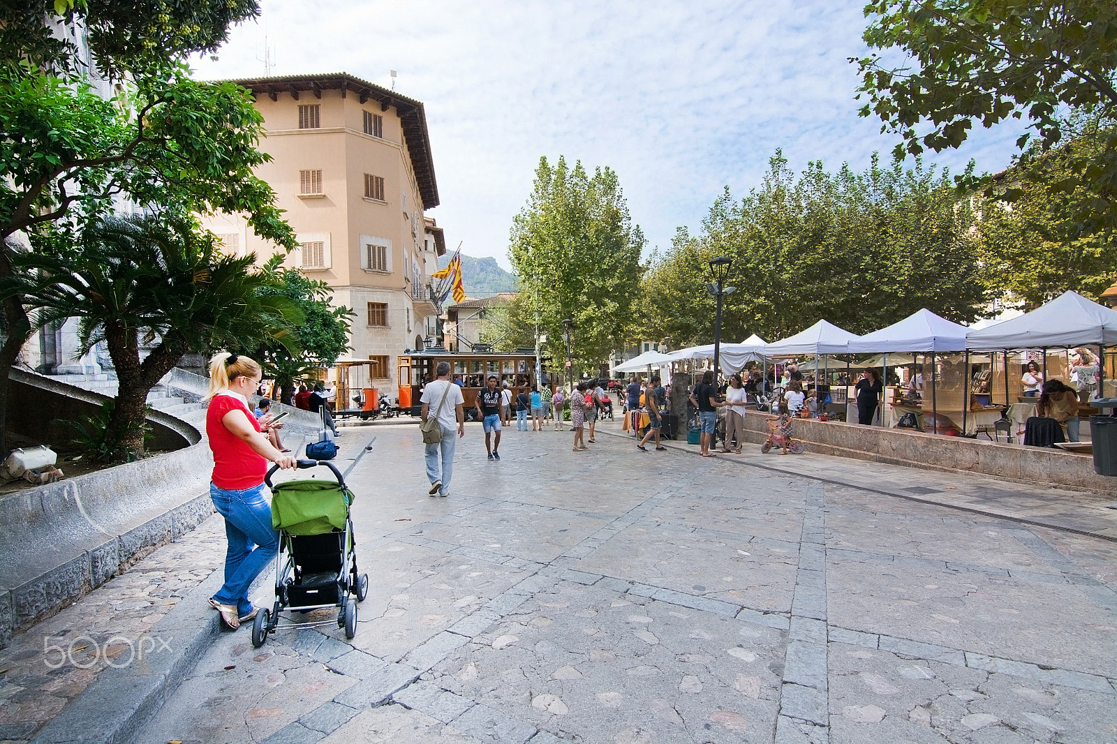 Nikon D7100 sample photo. Church square tourists tram photography