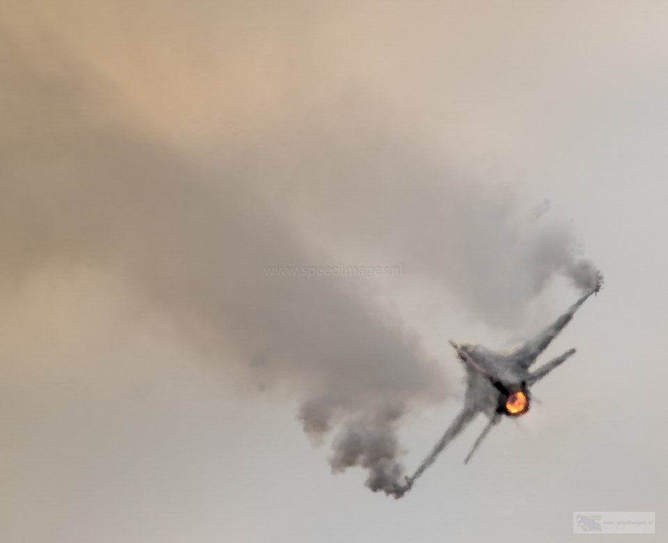Canon EF 200mm F2.8L II USM sample photo. Sanicole smoker photography