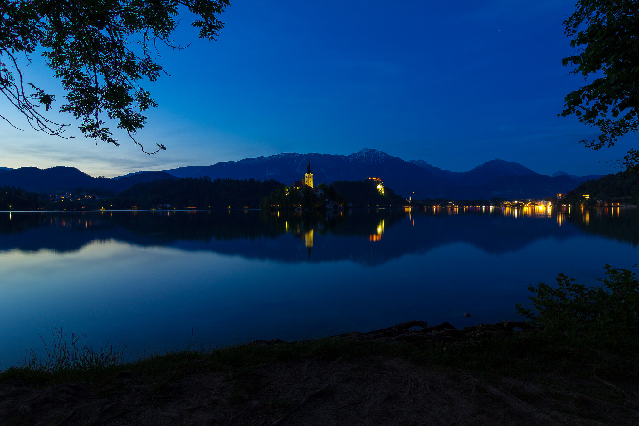 Canon EOS 60D + Tokina AT-X Pro 12-24mm F4 (IF) DX sample photo. Blue hour at bled photography