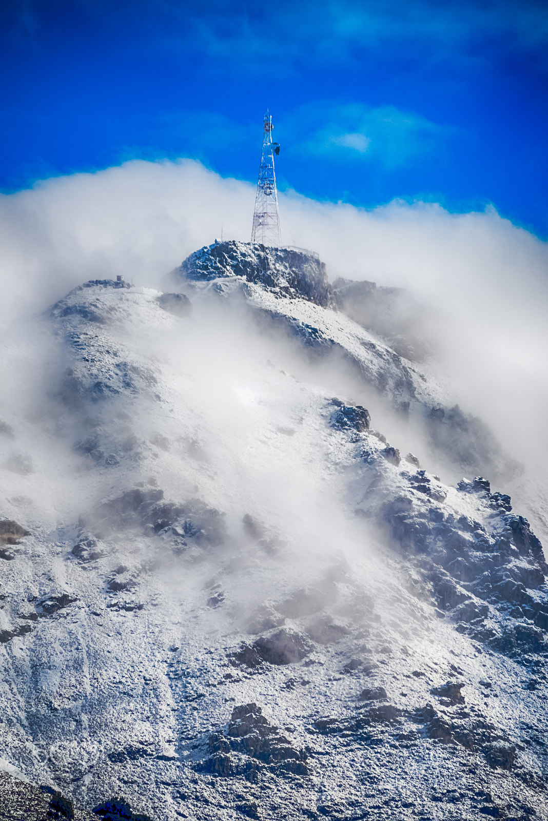 Sigma 150-500mm F5-6.3 DG OS HSM sample photo. The colossus after the snowfall photography