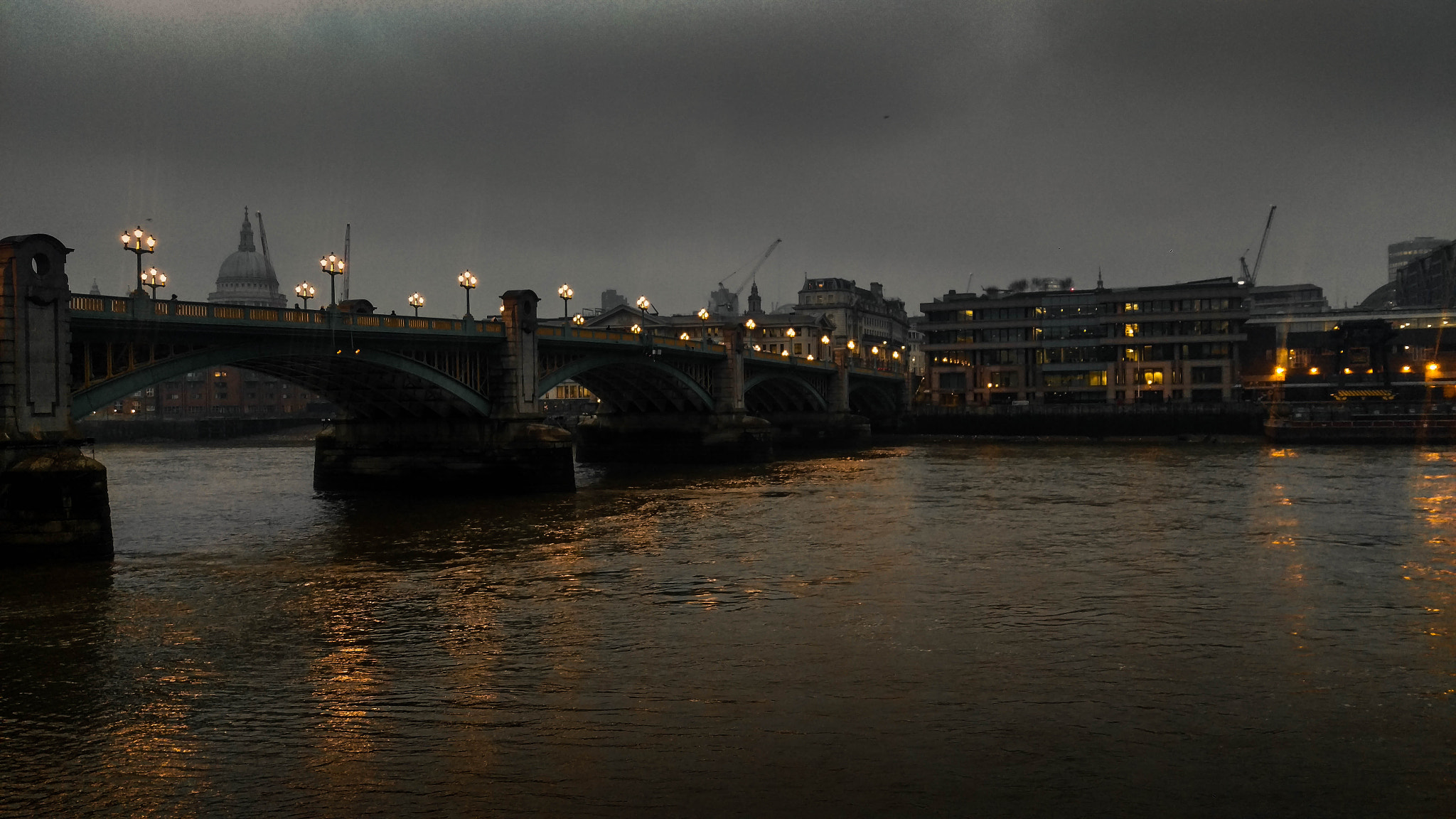 HTC M9 sample photo. Southwark bridge photography
