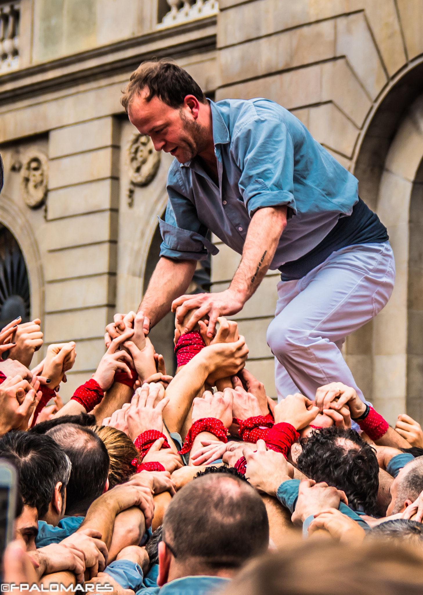 Canon EOS 70D + Sigma 18-50mm f/2.8 Macro sample photo. Castellers de barcelona photography