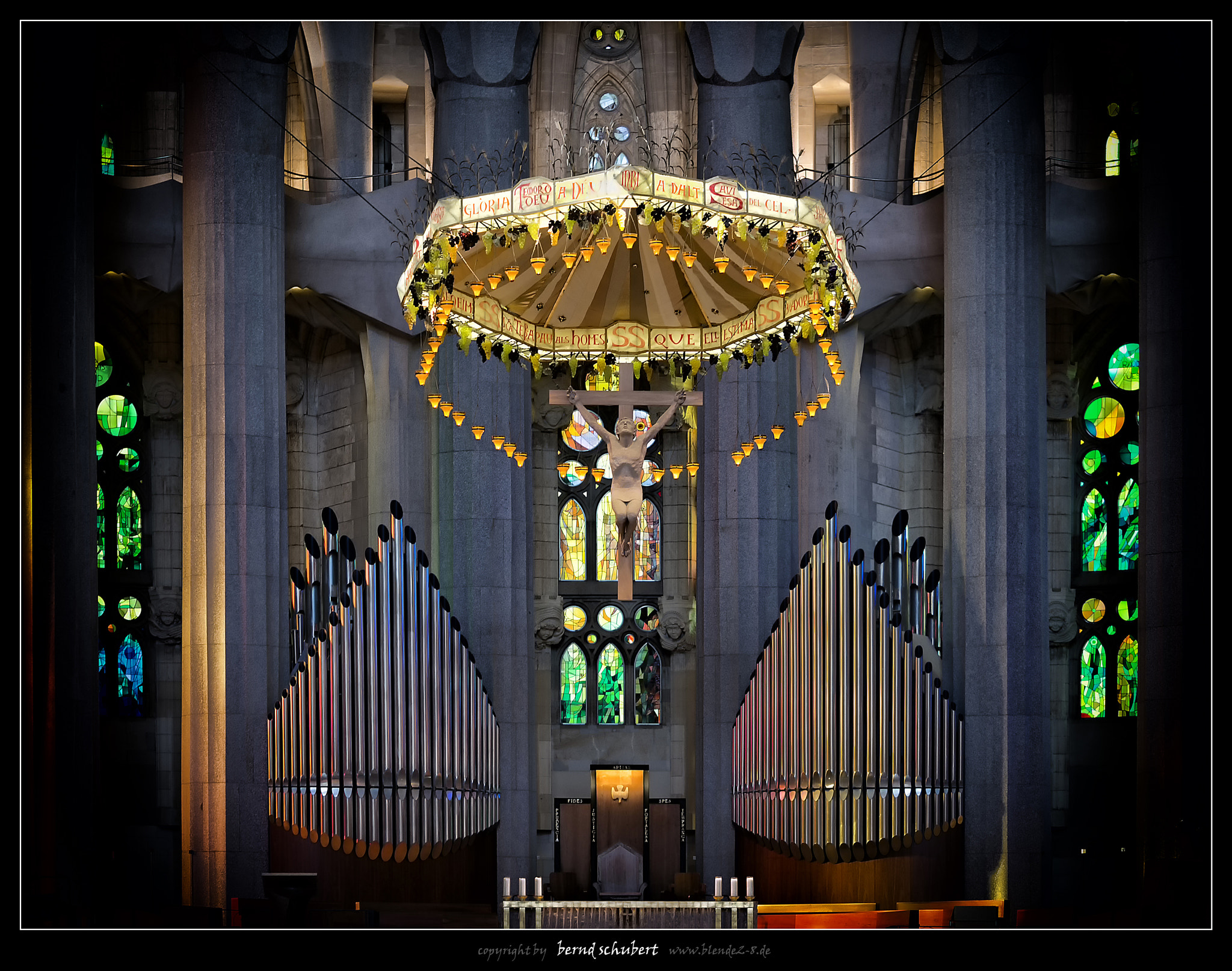 Panasonic Lumix G X Vario 35-100mm F2.8 OIS sample photo. Sagrada familia photography