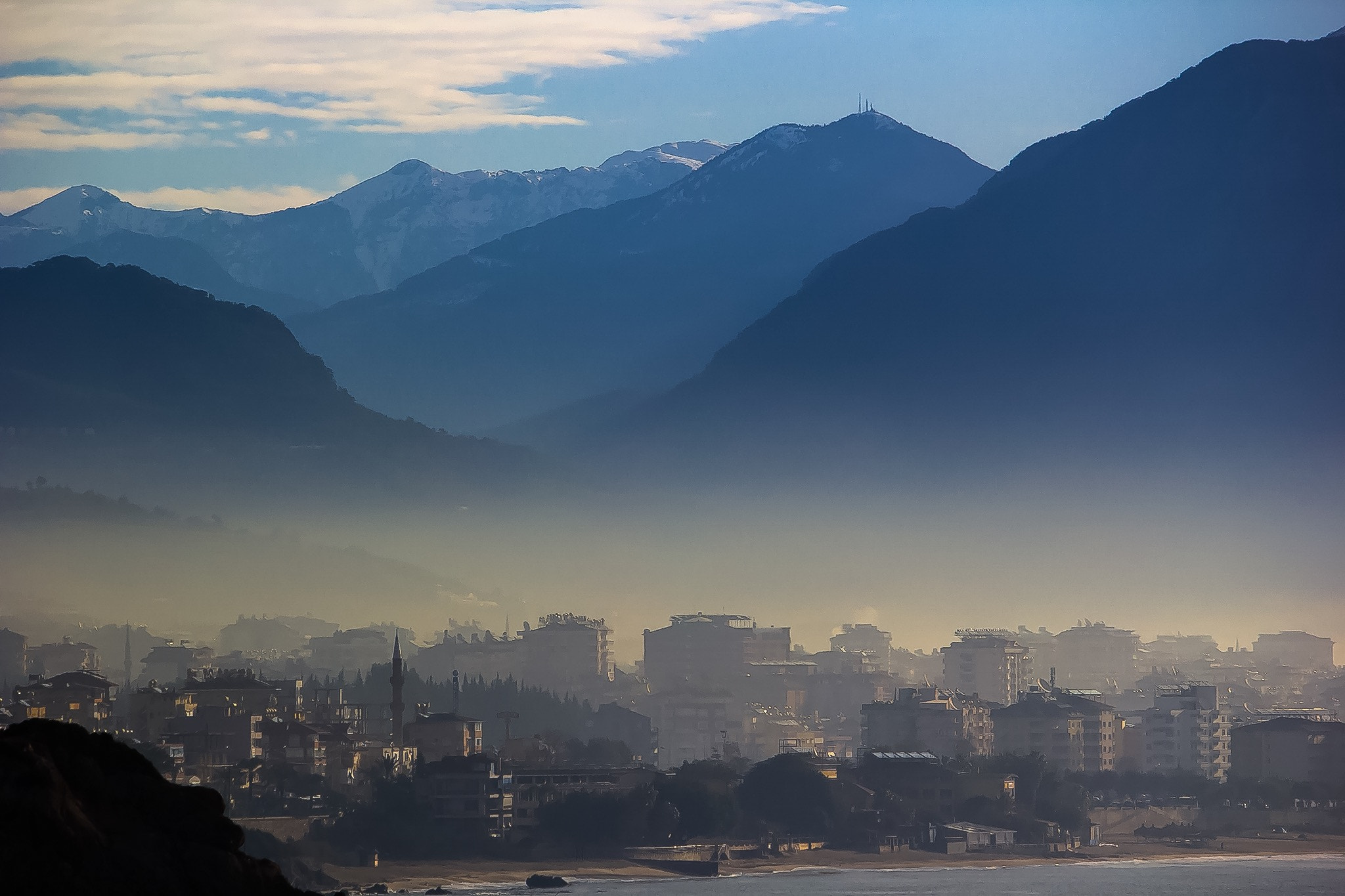 Canon EF-S 55-250mm F4-5.6 IS sample photo. Misty morning over the alanya town... photography