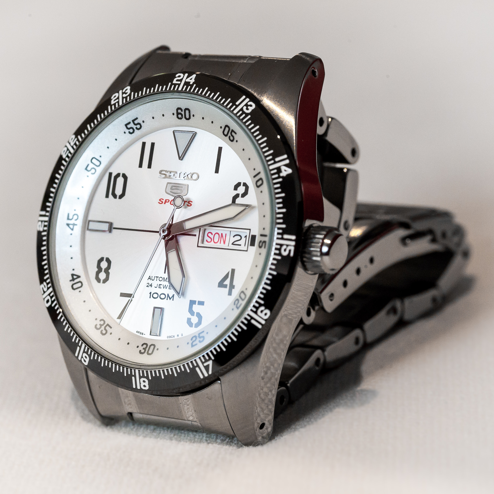 Canon EF 100mm F2.8L Macro IS USM sample photo. Seiko 5 photography