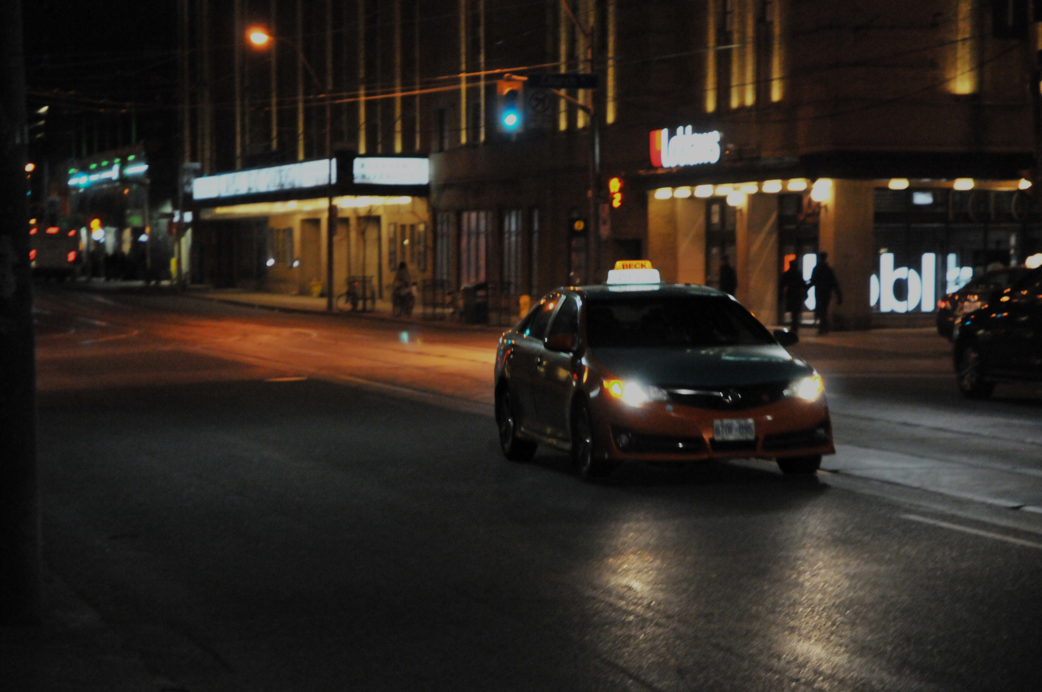 Nikon D300S sample photo. Loblaws taxi photography