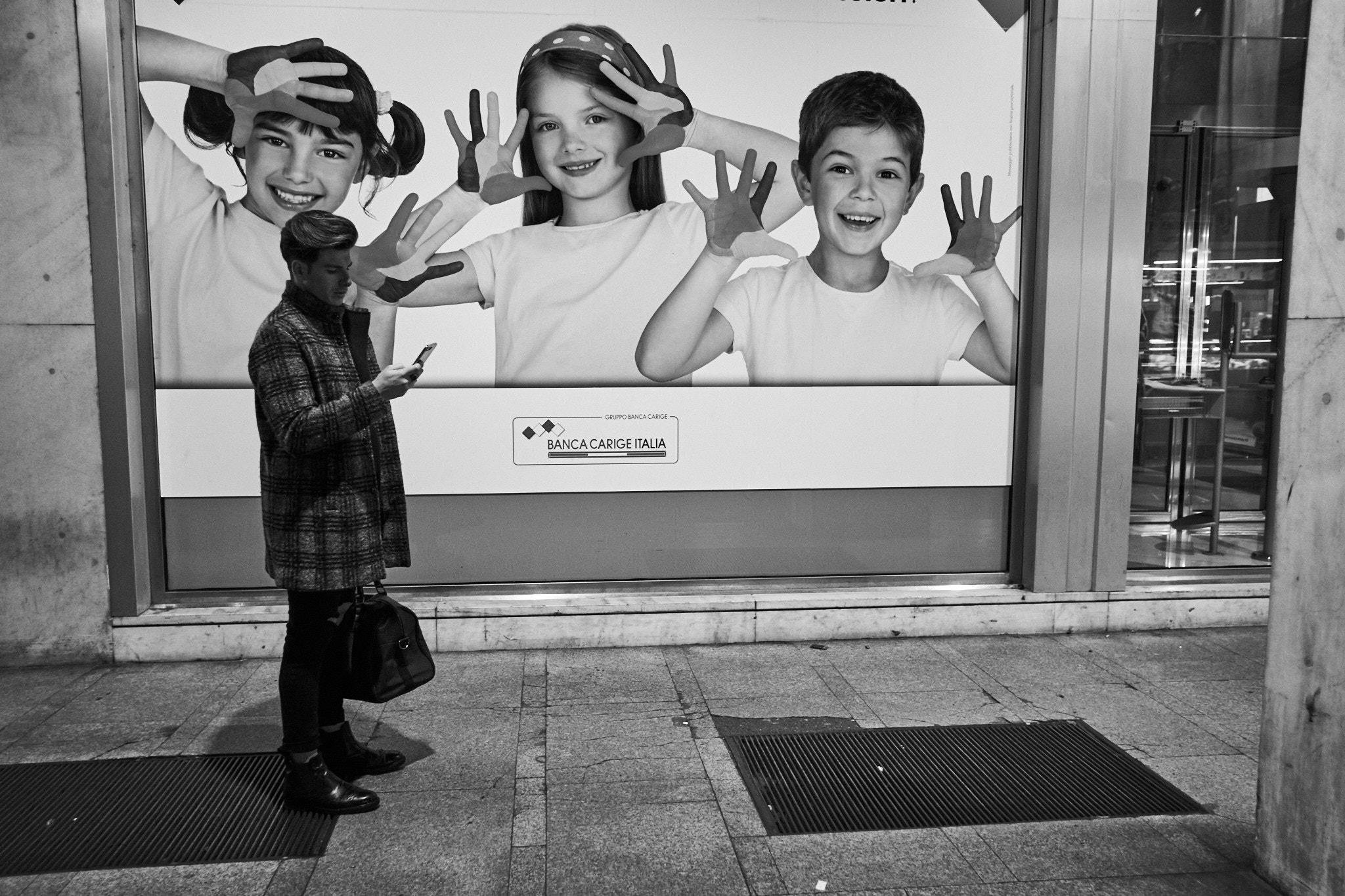 Fujifilm X-Pro1 + Fujifilm XF 18mm F2 R sample photo. Caught photography