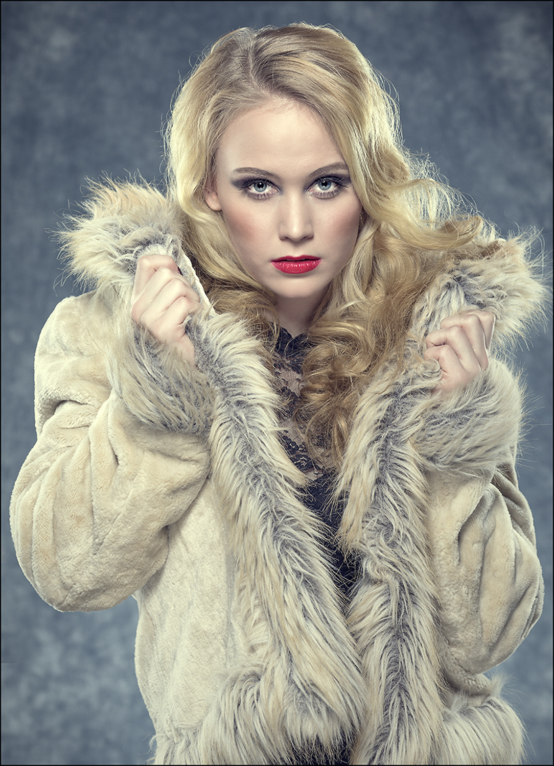 Canon EF 85mm F1.8 USM sample photo. Antonia photography