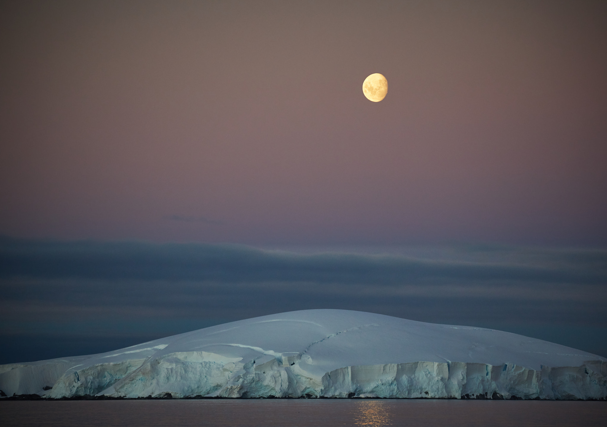 Canon EOS 5D Mark IV sample photo. Moon over antarctica photography