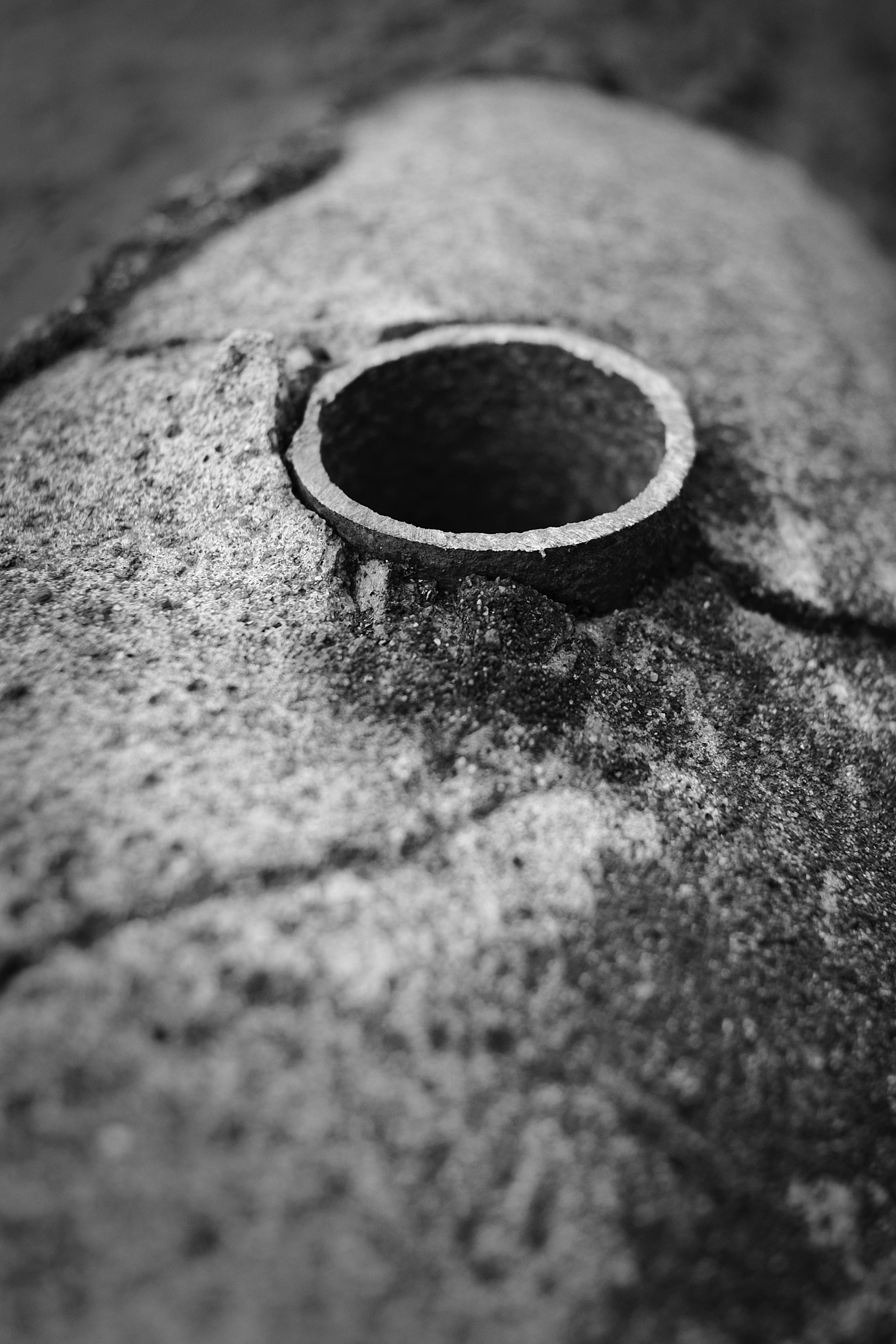 Fujifilm X-Pro1 + Fujifilm XF 18mm F2 R sample photo. Pole hole photography
