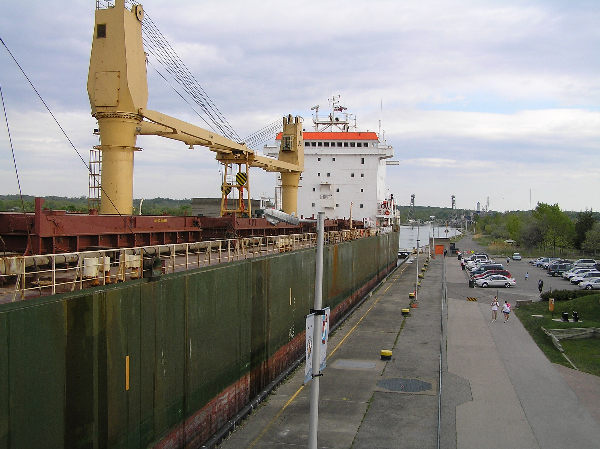 Olympus C770UZ sample photo. Ship at welland canal visitor centre photography