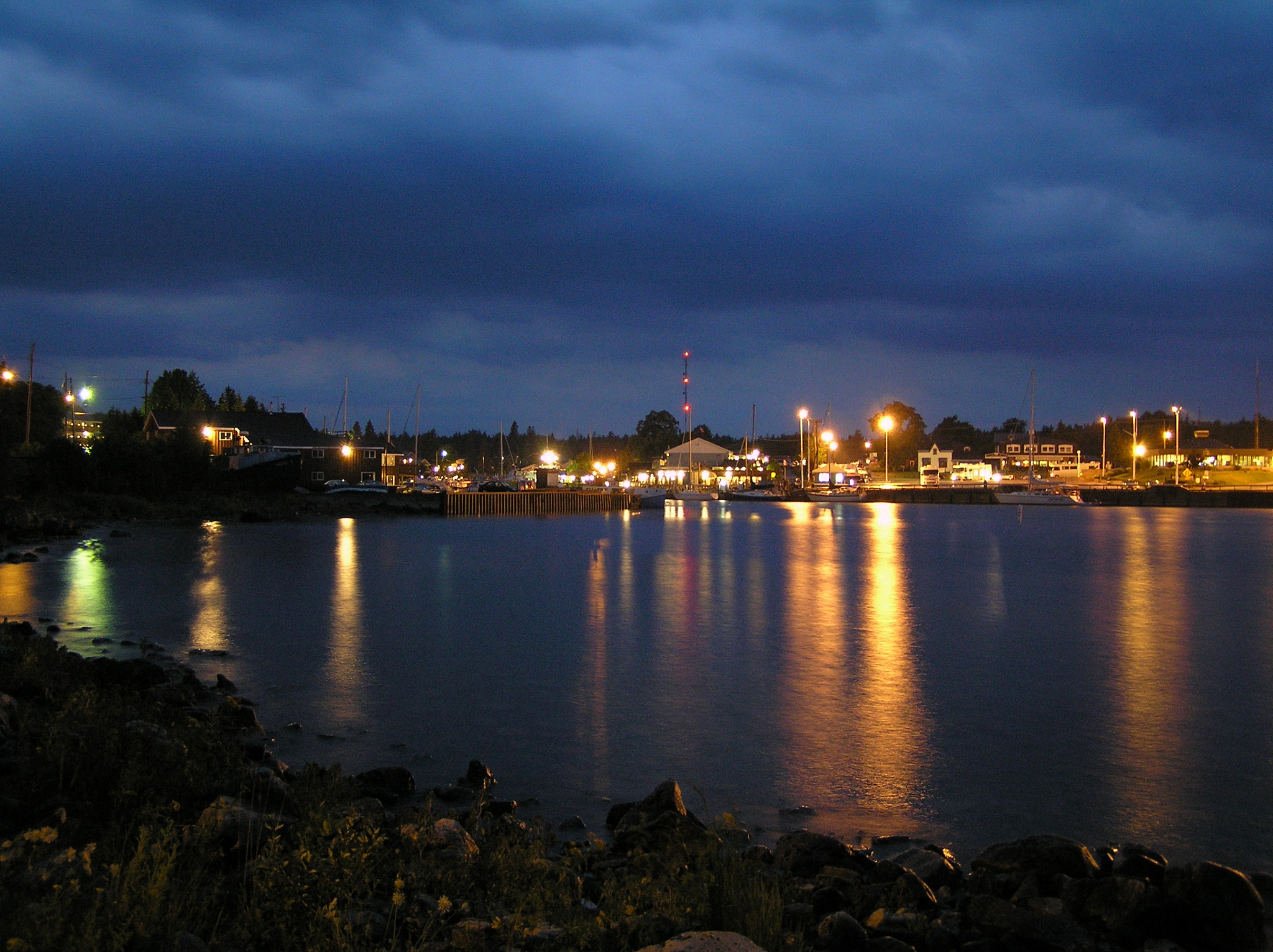 Olympus C770UZ sample photo. Tobermory harbour at night (long exposure) photography
