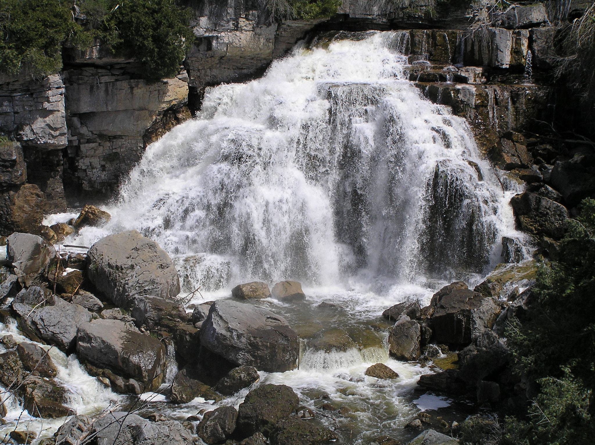 Olympus C770UZ sample photo. Inglis falls in spring with high flow photography