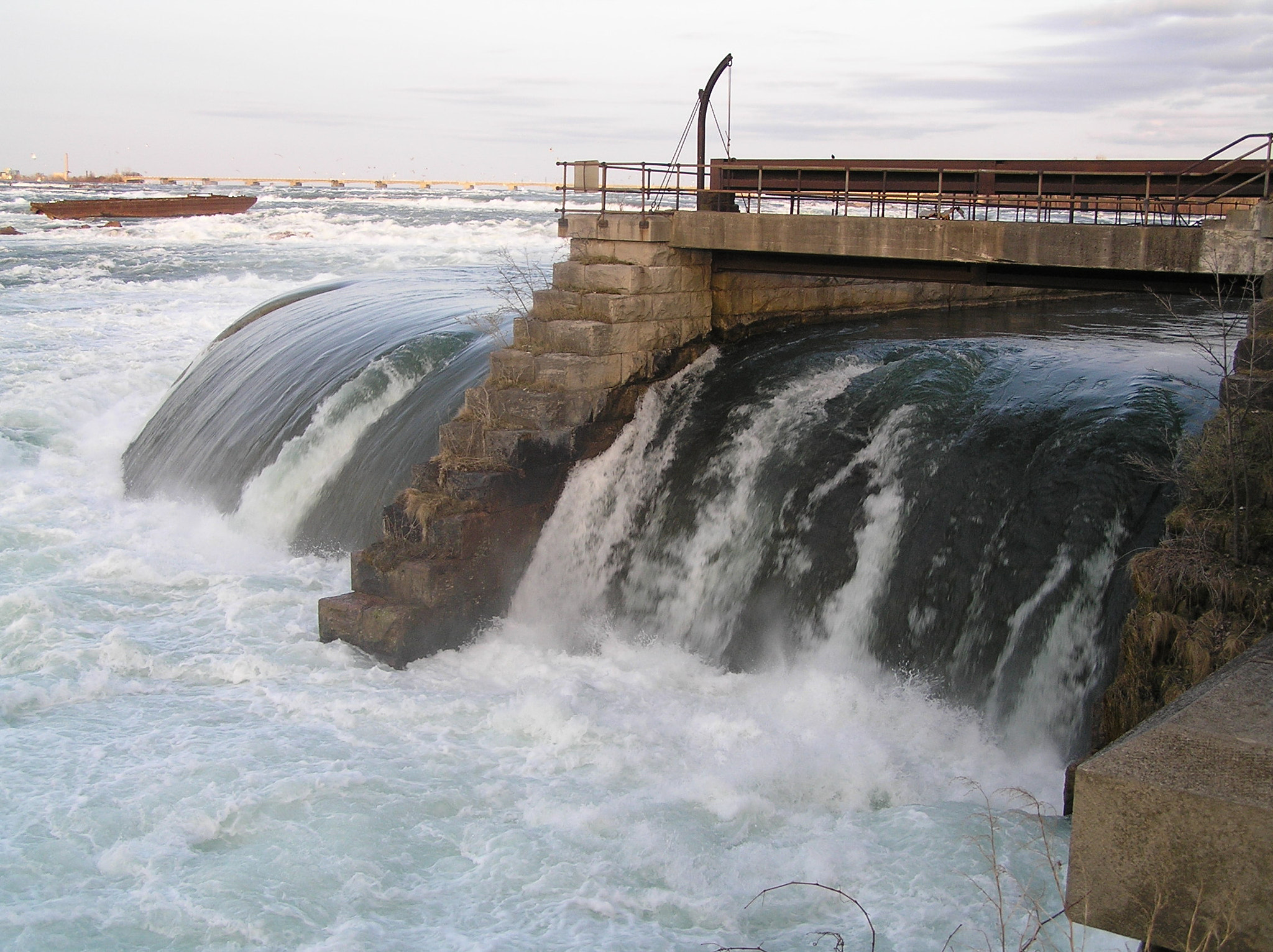 Olympus C770UZ sample photo. Hydro weir on niagara river photography