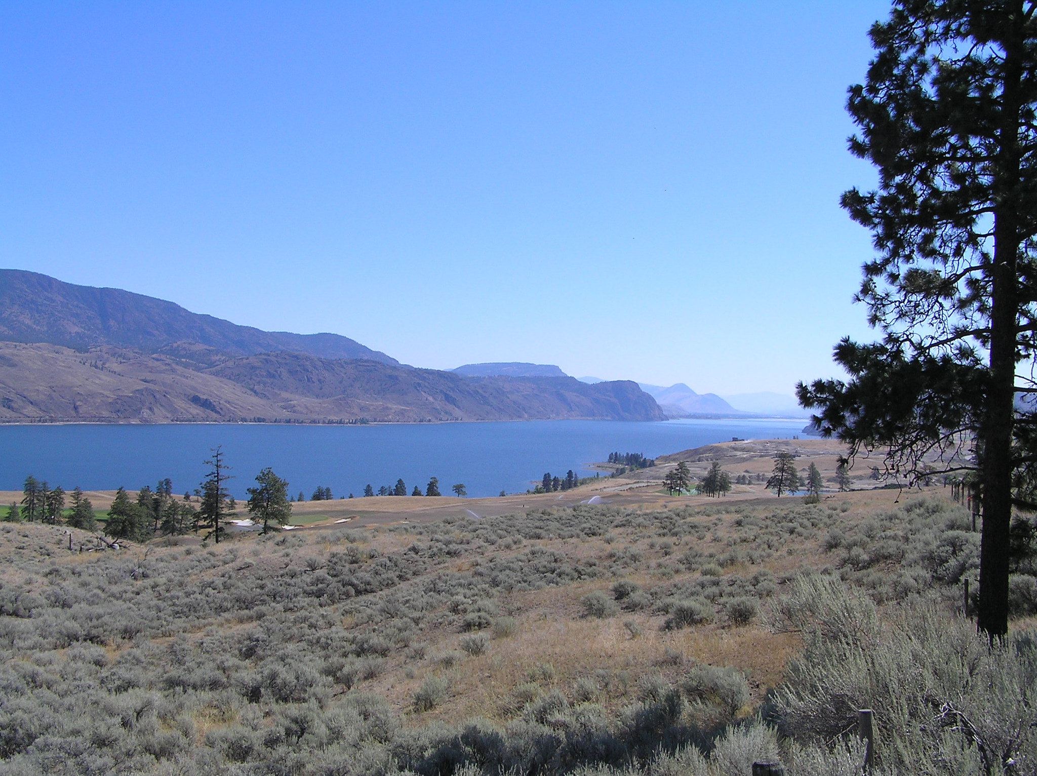 Olympus C770UZ sample photo. Kamloops lake from the side of the trans-canada photography