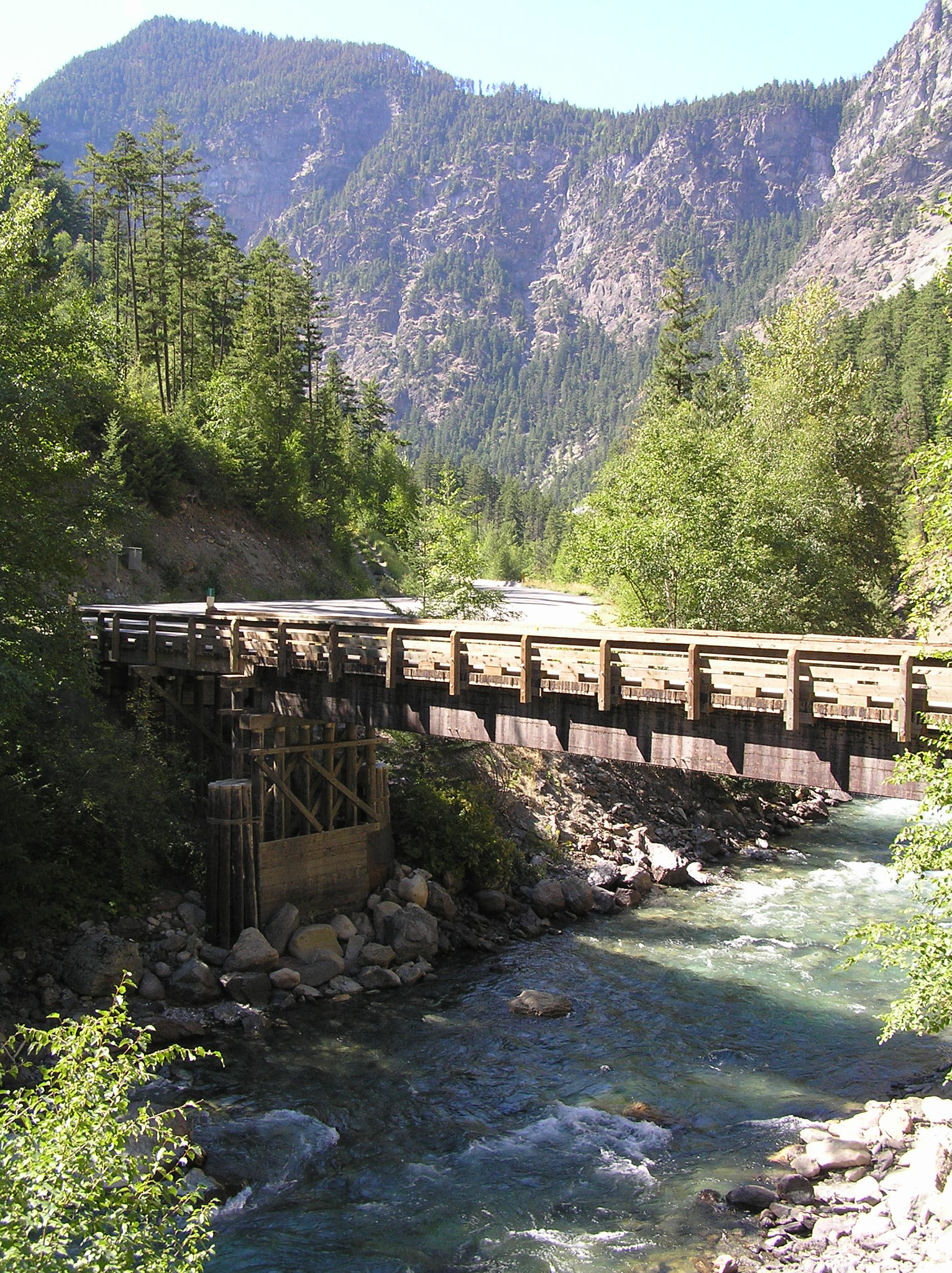 Olympus C770UZ sample photo. Single lane wooden bridge on highway 99 photography