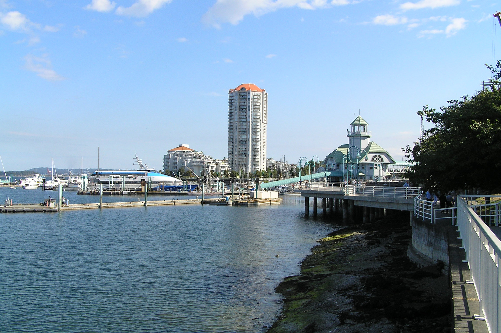 Olympus C770UZ sample photo. View along the waterfront toward downtown nanaimo photography