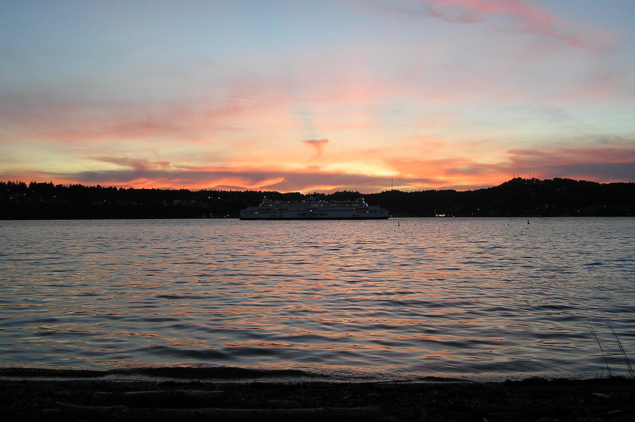 Olympus C770UZ sample photo. Sunset over departure bay, seen from newcastle is. photography