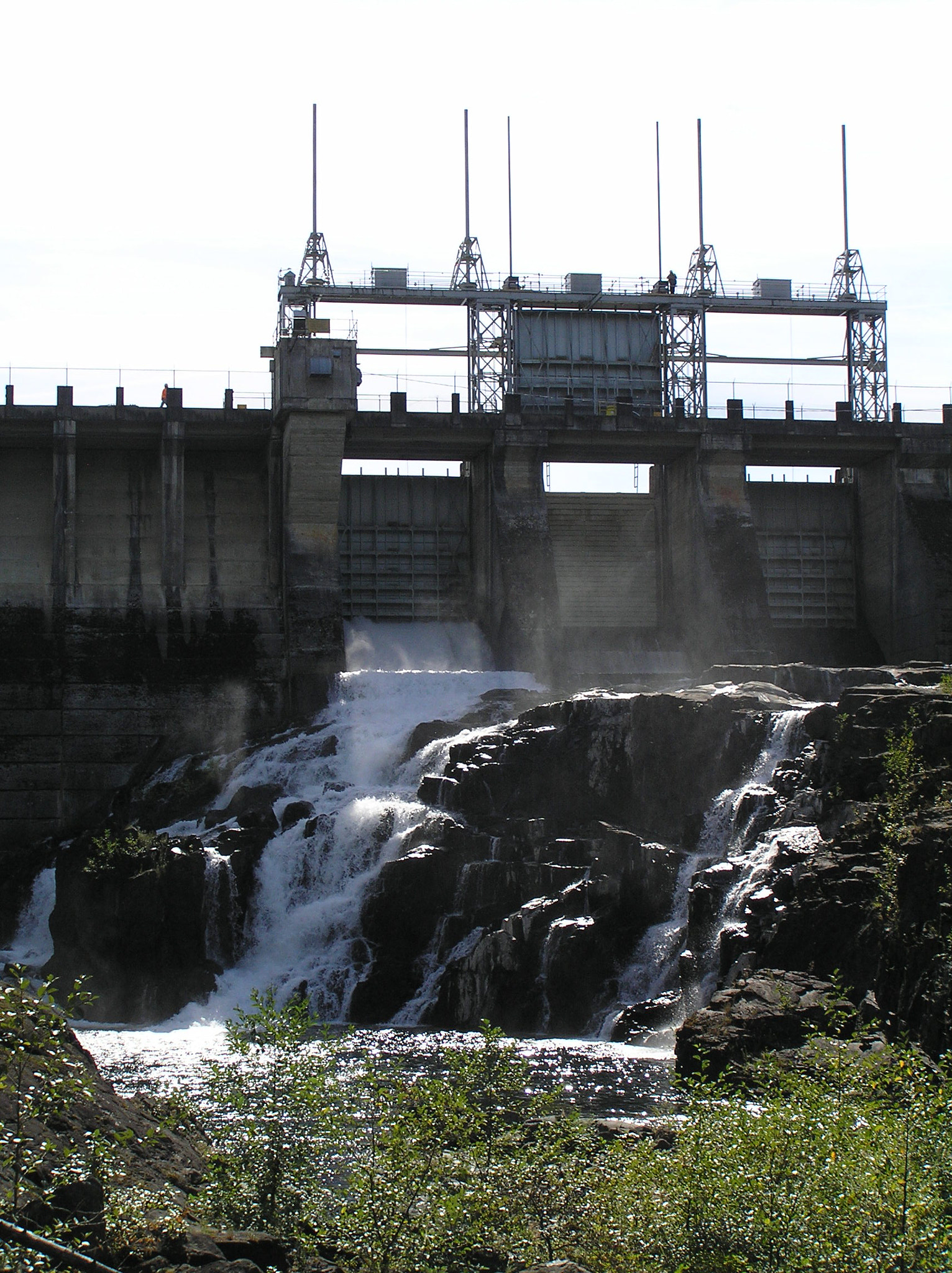 Olympus C770UZ sample photo. John hart dam and waterfall from below photography