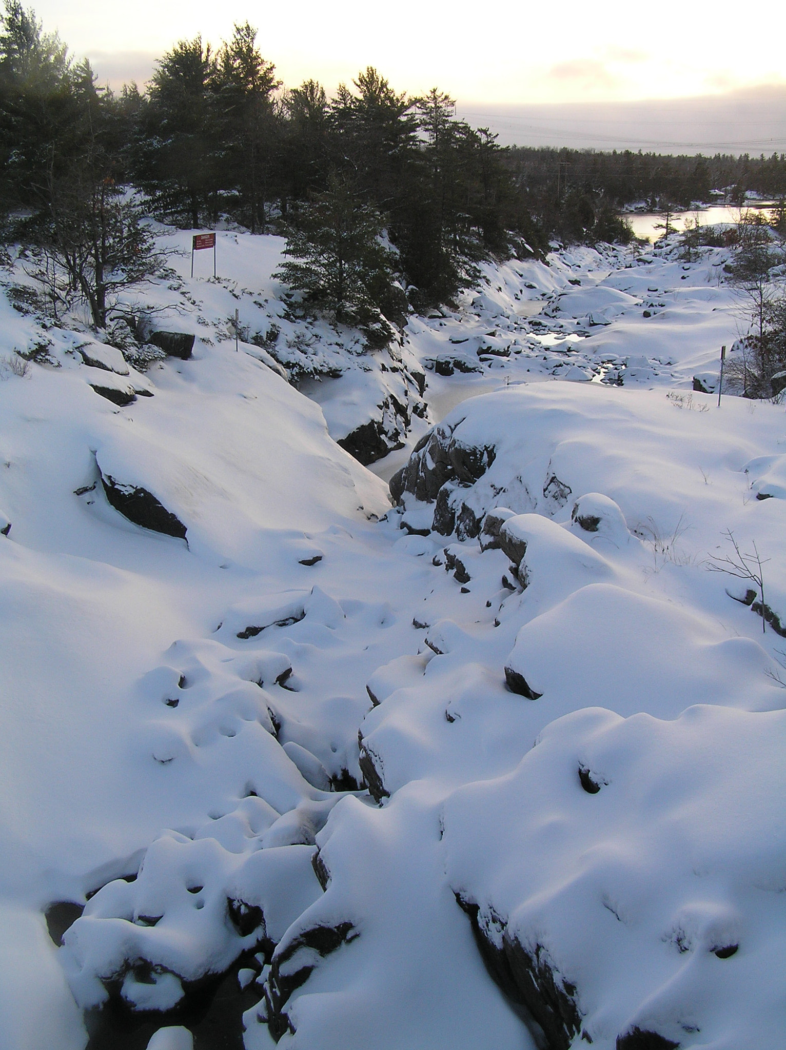 Olympus C770UZ sample photo. Spillway in winter photography