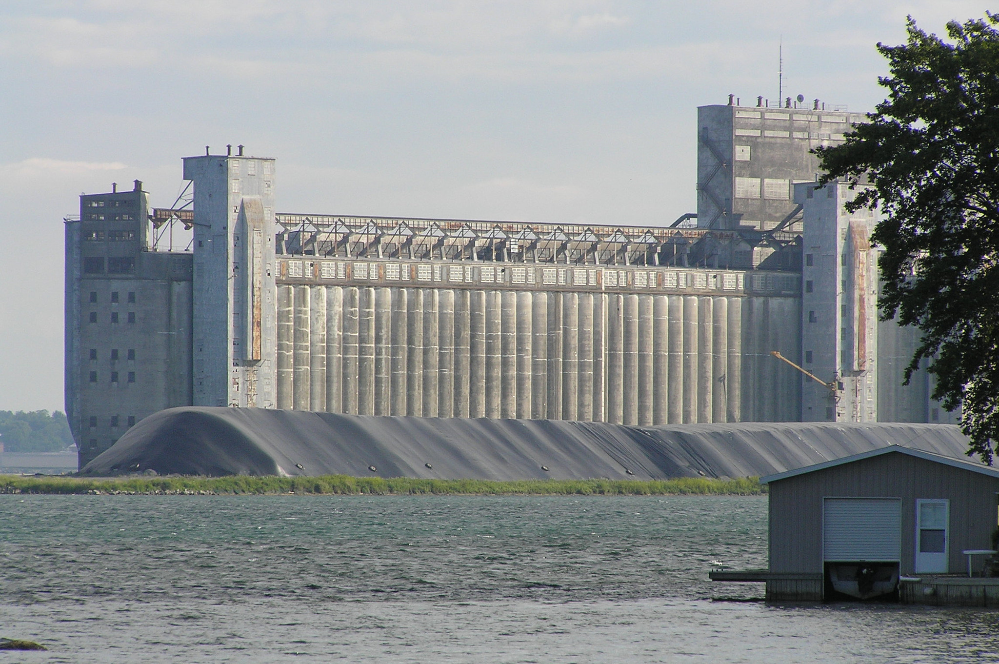 Olympus C770UZ sample photo. Prescott grain elevator photography