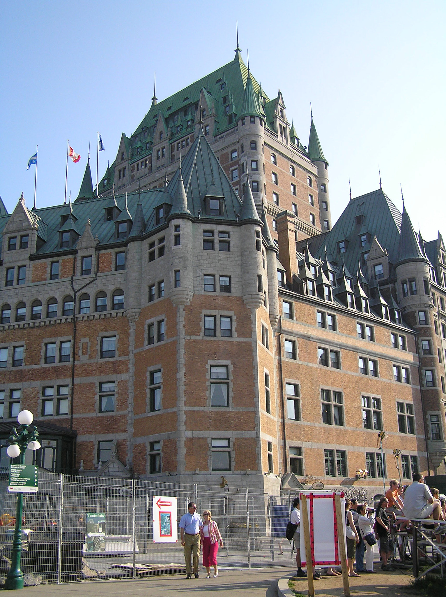 Olympus C770UZ sample photo. Chateau frontenac up close photography