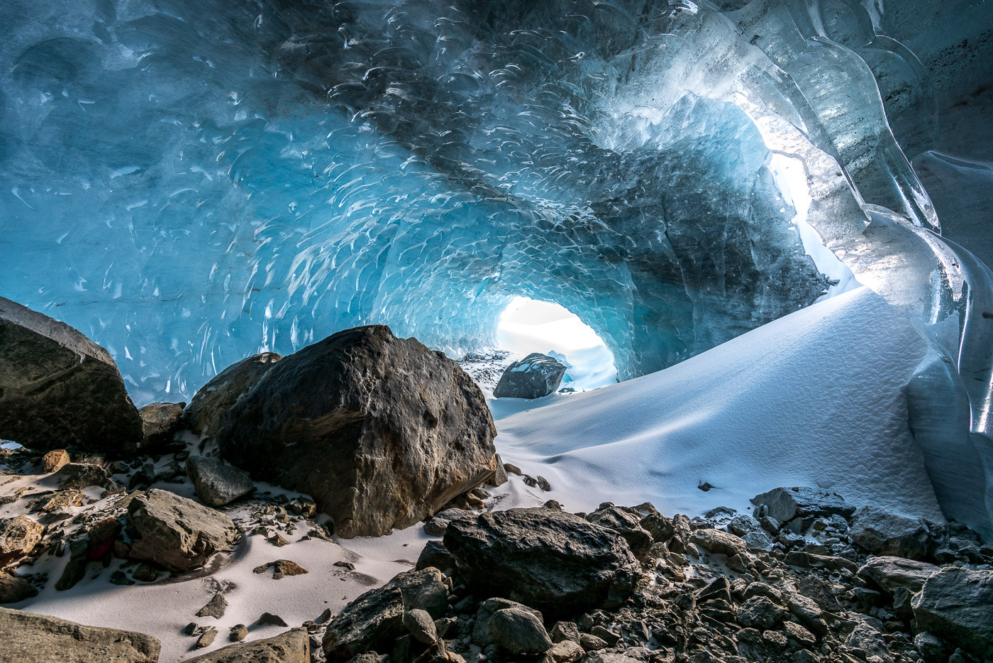 Nikon D810 + Nikon AF-S Nikkor 20mm F1.8G ED sample photo. Gletschergrotte val roseg photography
