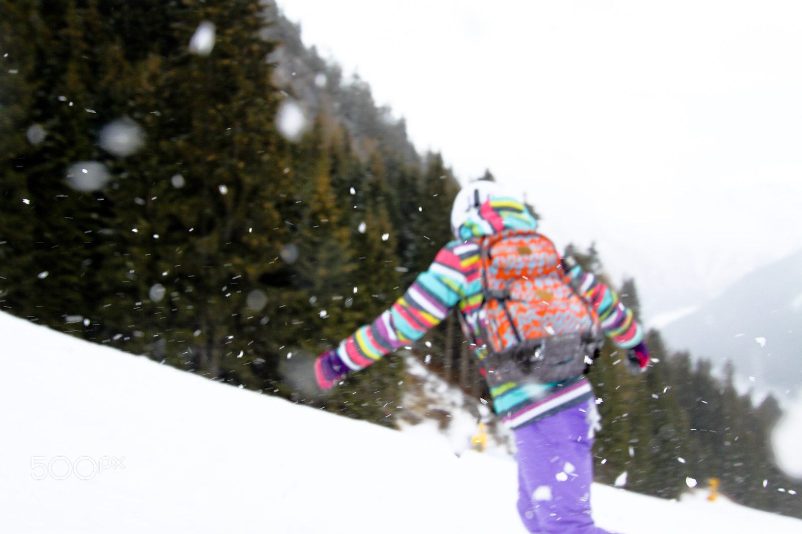 Canon EF-S 10-22mm F3.5-4.5 USM sample photo. Snow at speed photography
