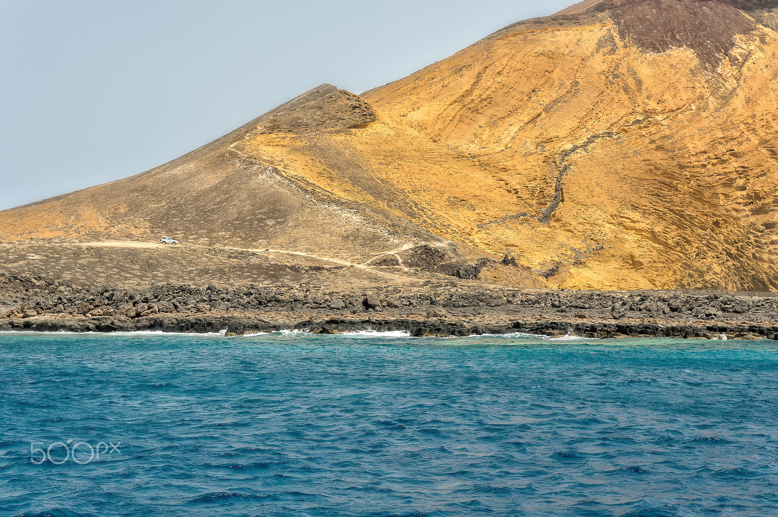 Pentax K-3 sample photo. La graciosa (white car) photography