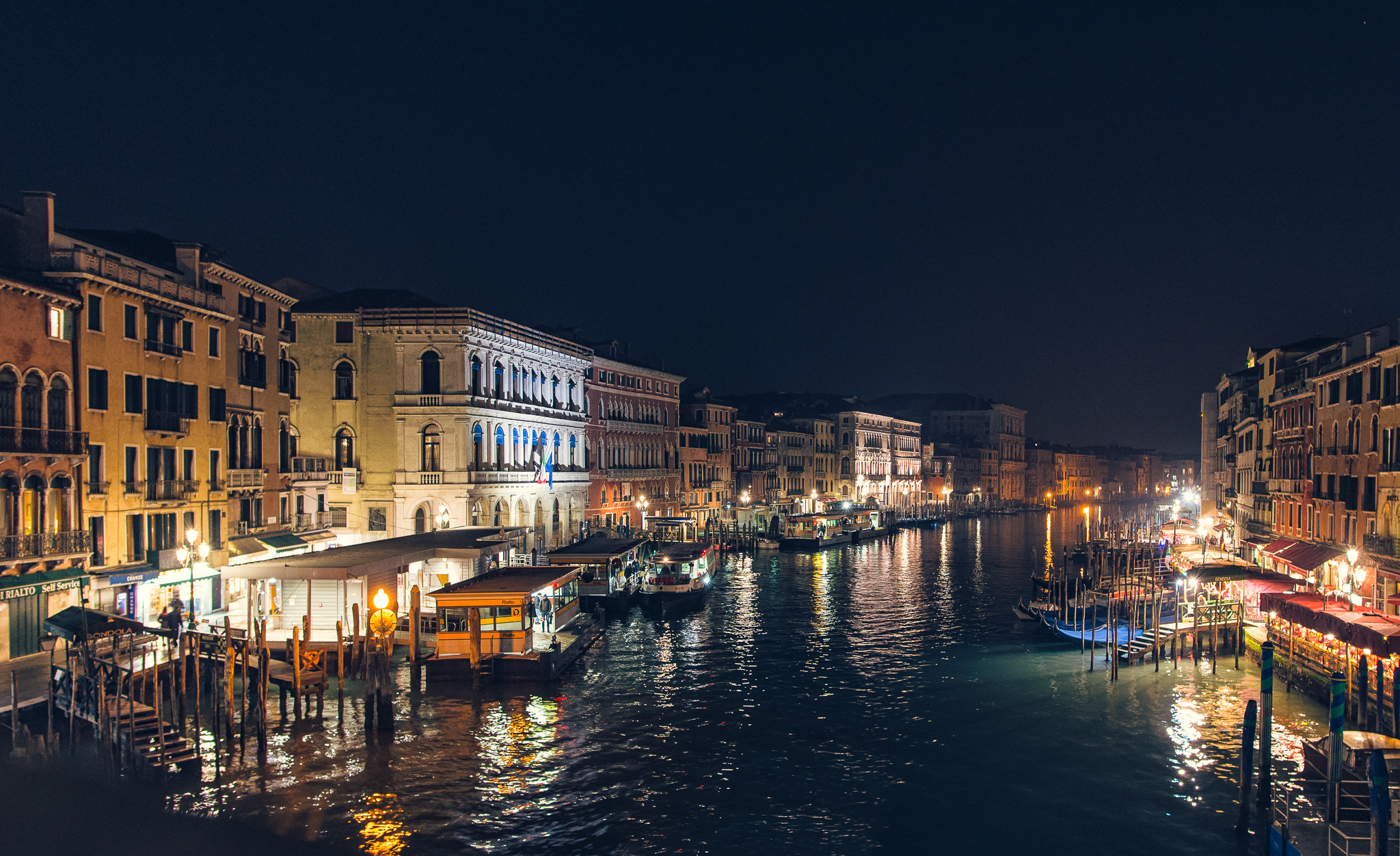 Nikon D610 + Nikon AF-S Nikkor 20mm F1.8G ED sample photo. Grand canal photography