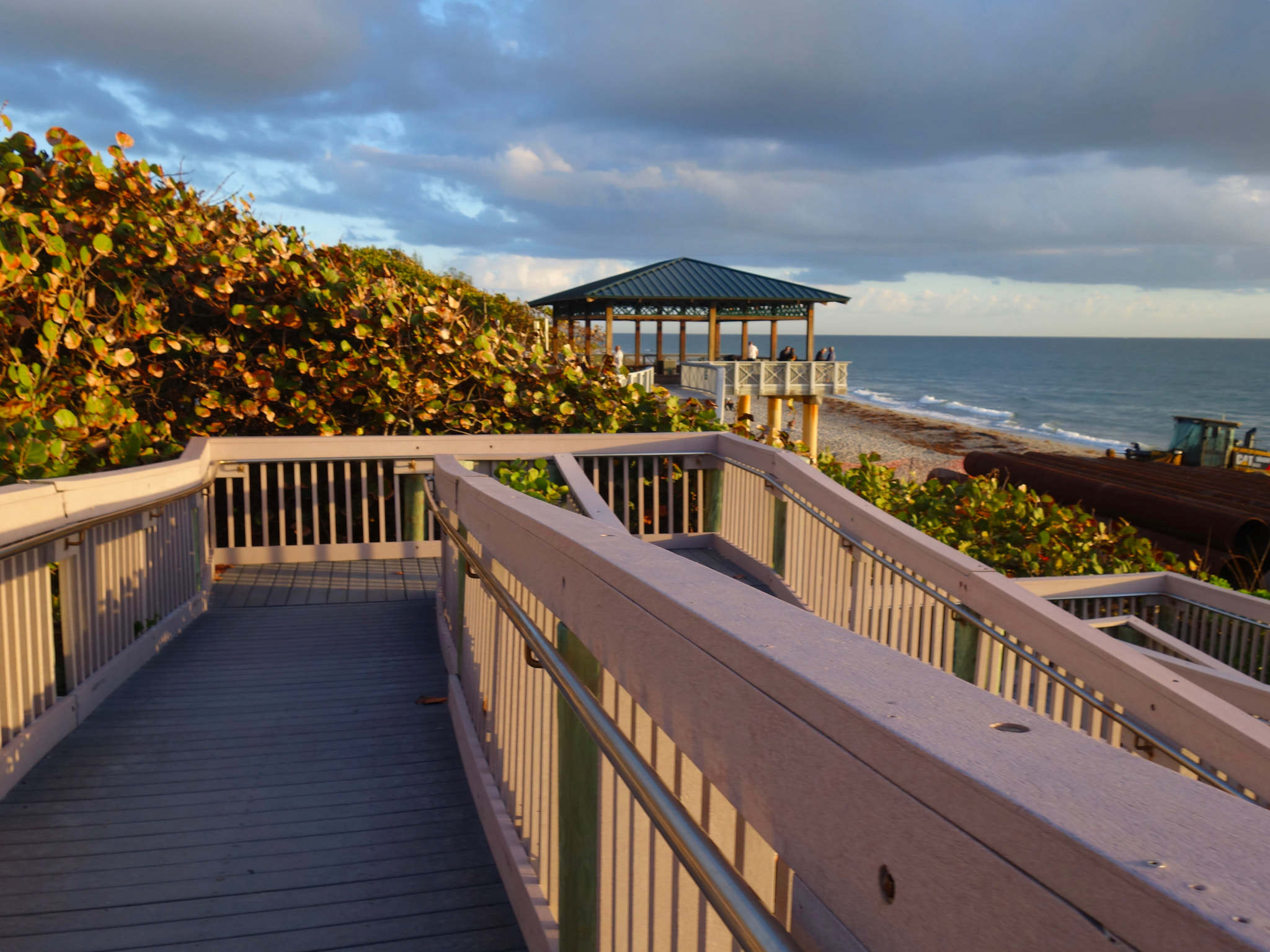 Sony 28-100mm F1.8-4.9 sample photo. Boardwalk photography