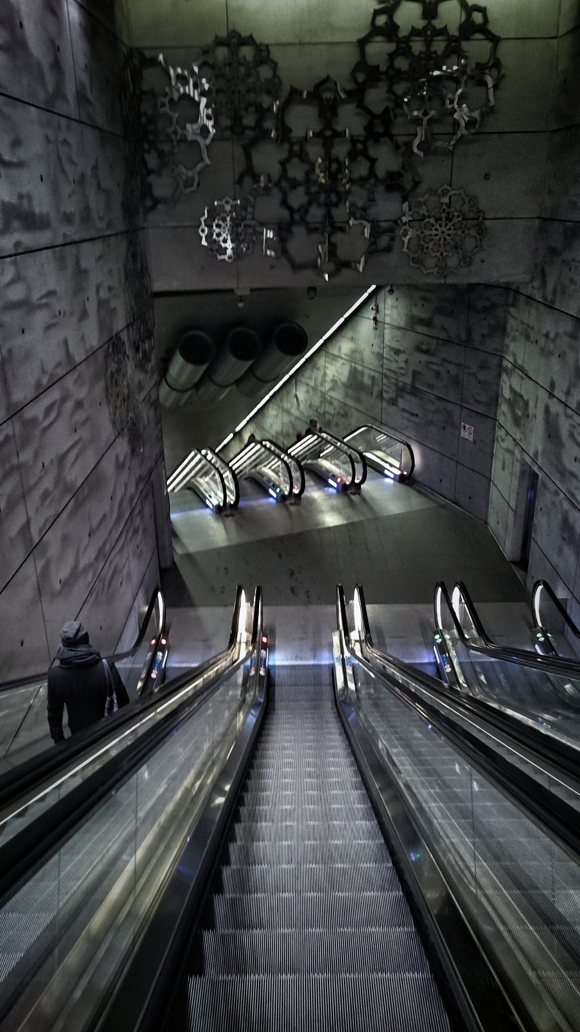 Sony Xperia Z3+ sample photo. Down, down, down photography