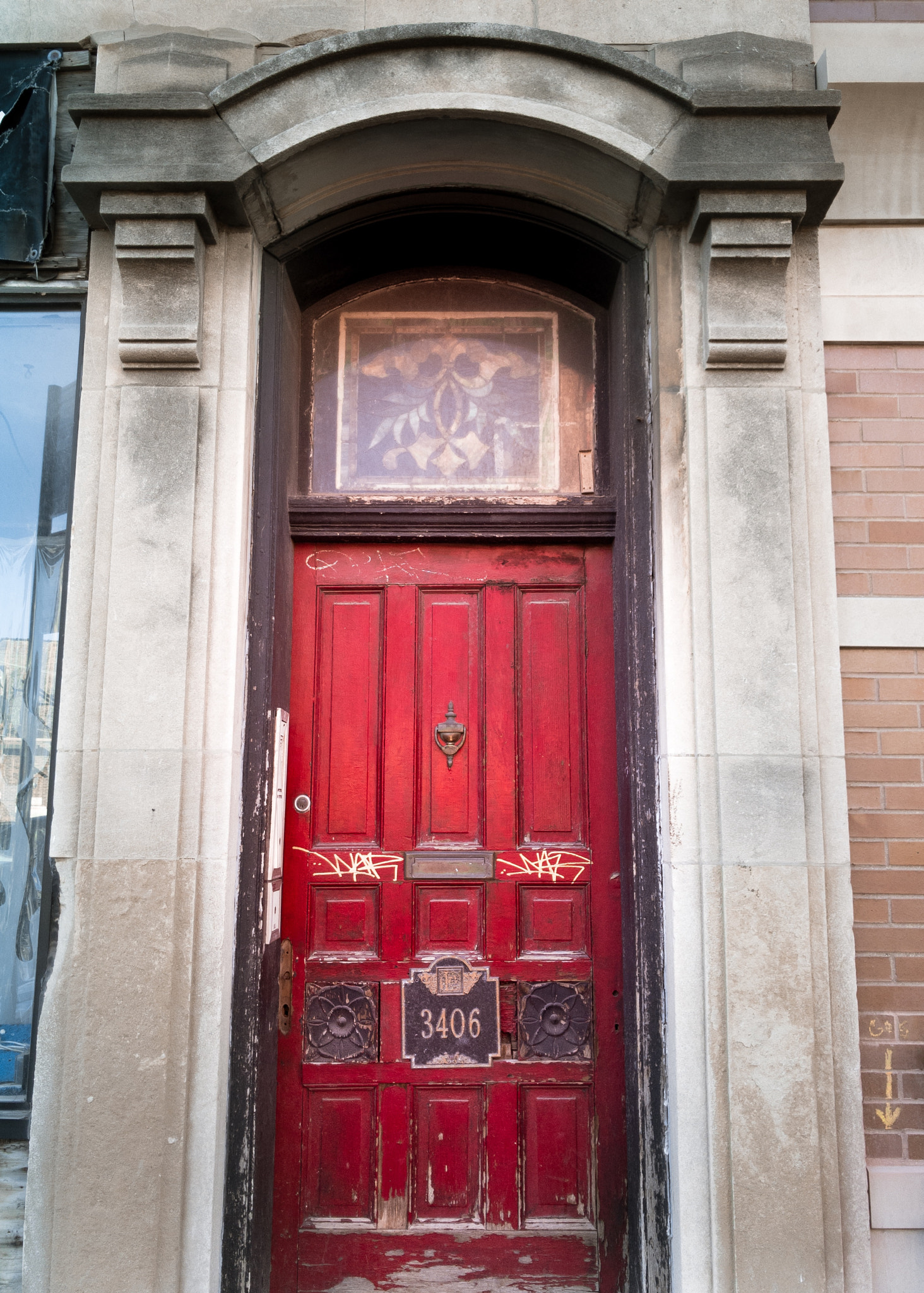 iPhone 7 Plus back camera 3.99mm f/1.8 sample photo. Doorway at 3406 n. halsted photography