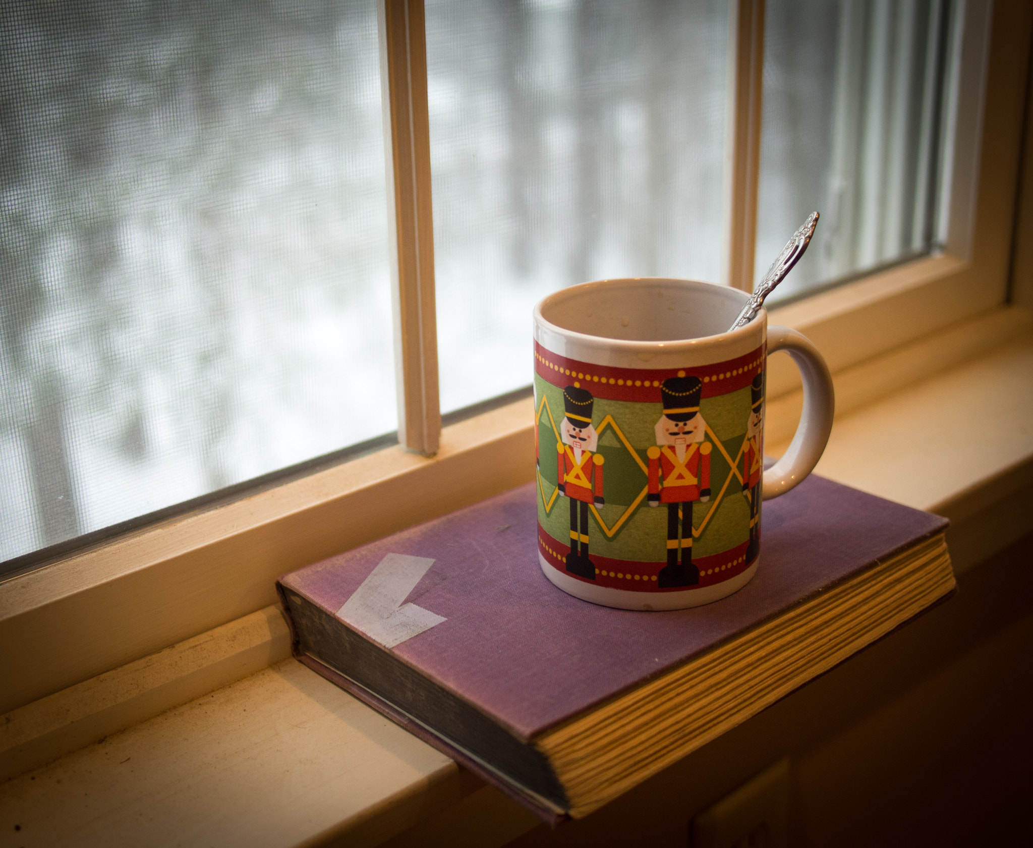 Olympus PEN E-PM2 + LUMIX G 20/F1.7 II sample photo. Escape from winter storm photography