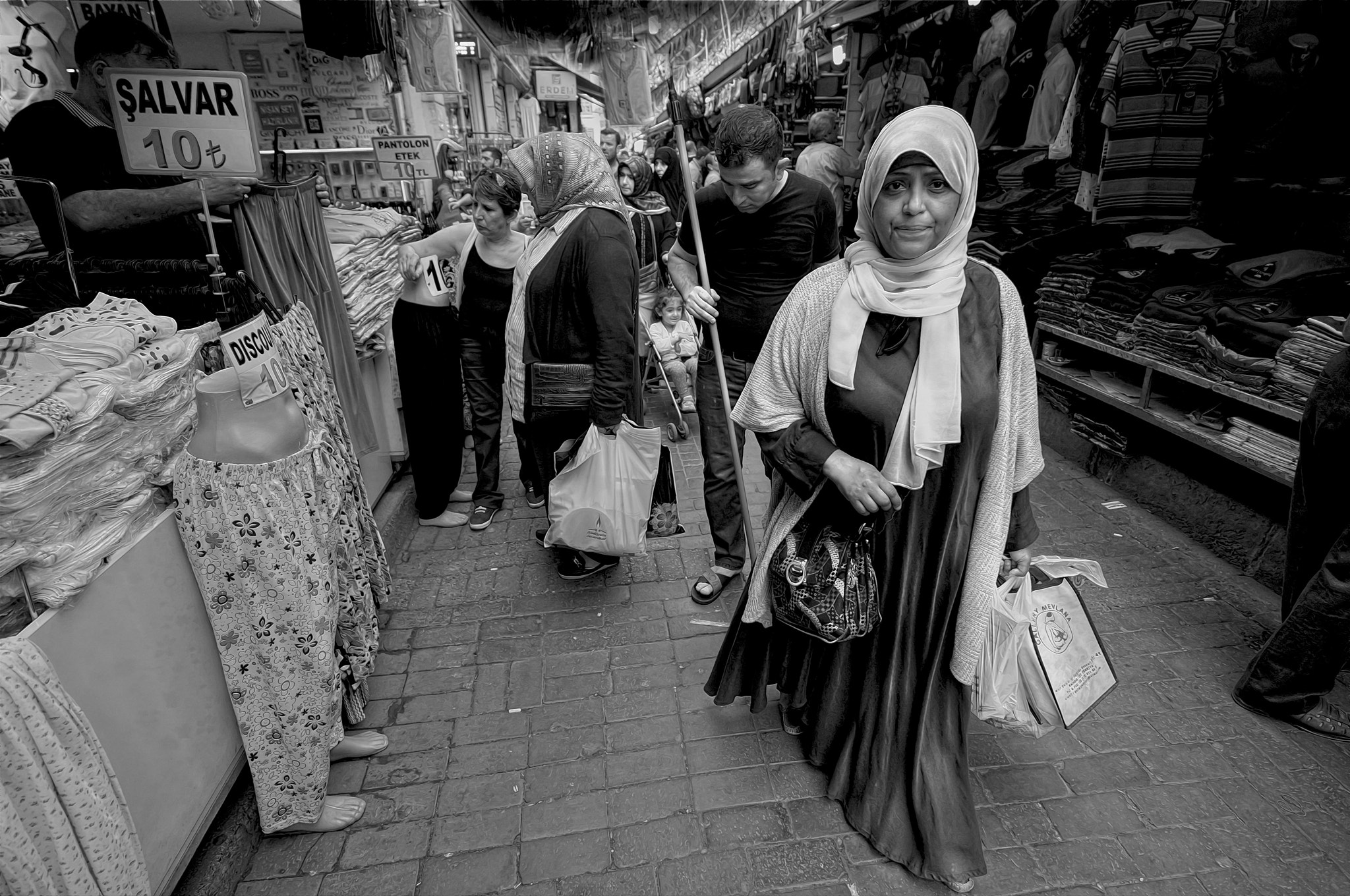 Nikon D3 sample photo. The street market in istanbul photography