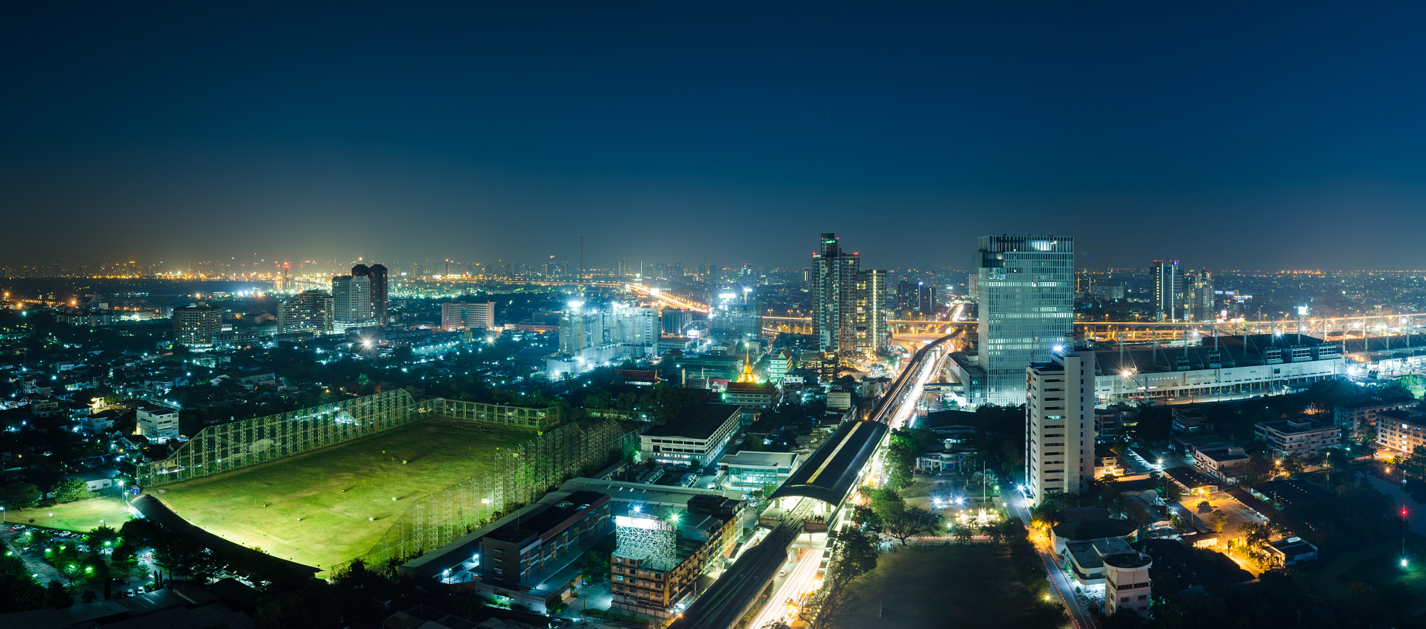 Nikon D5100 + Nikon AF-S Nikkor 24-70mm F2.8G ED sample photo. Bangkok city view at night time.thailand photography