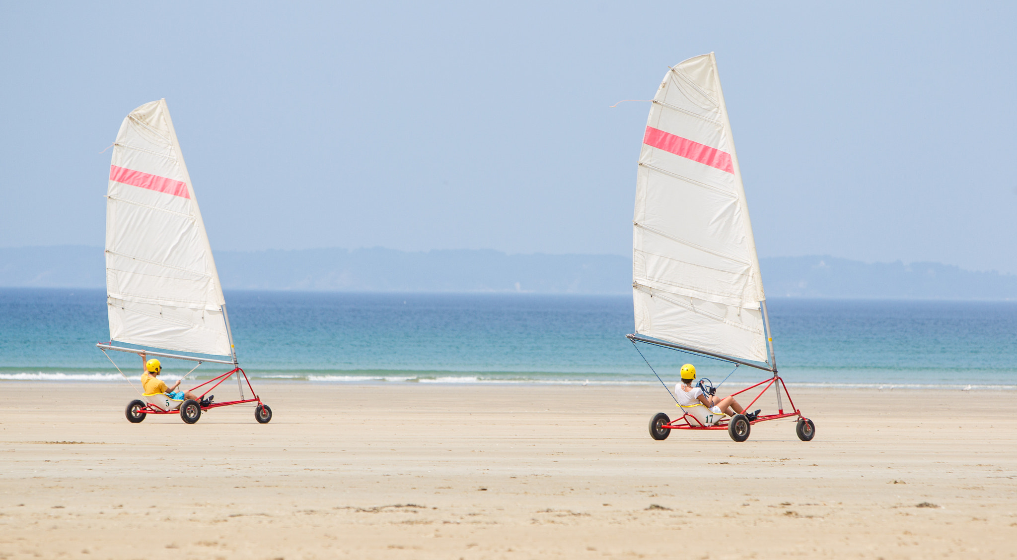 Canon EOS-1D Mark IV + Canon EF 70-200mm F2.8L IS USM sample photo. Sand yachting in brittany photography