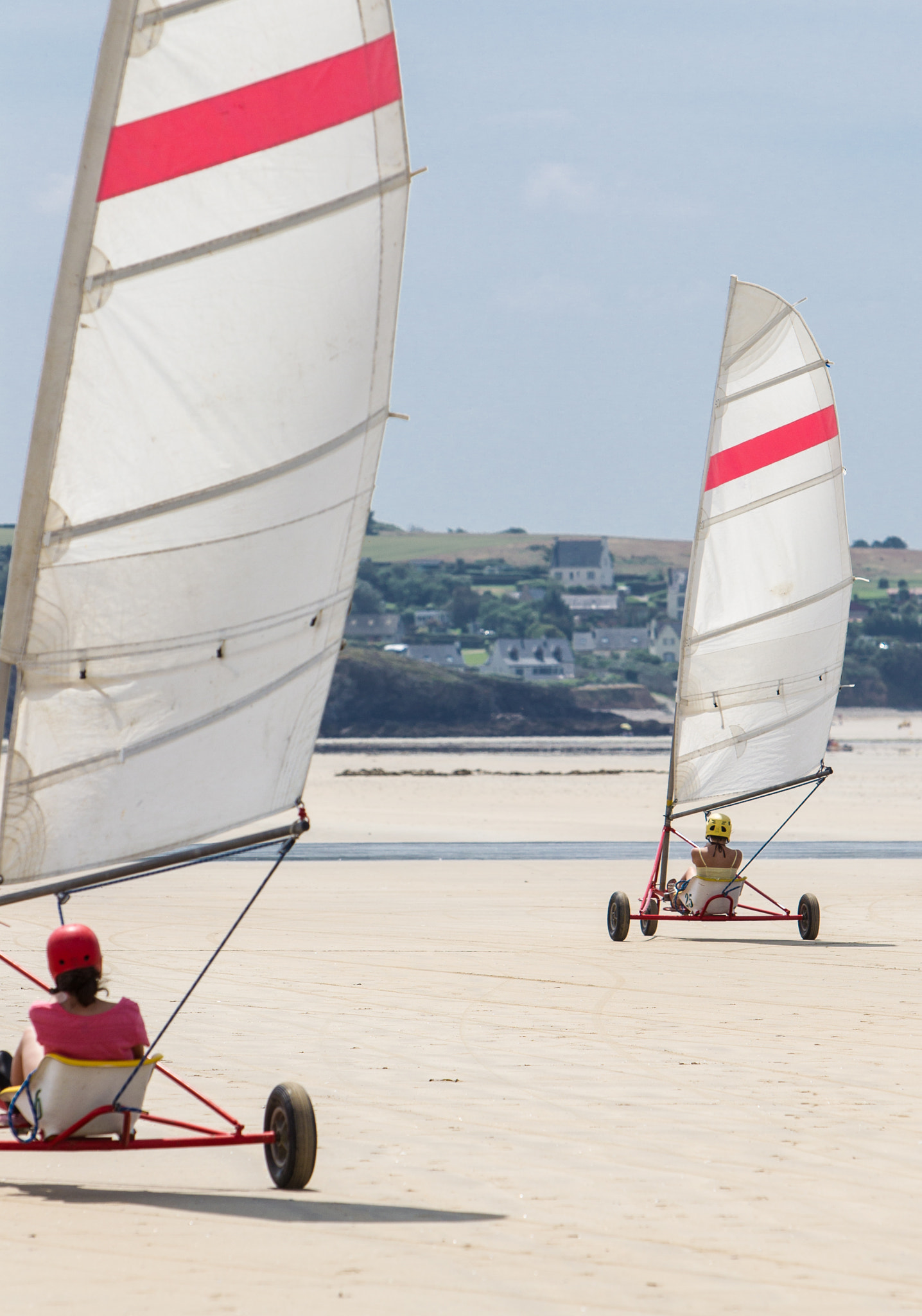 Canon EOS-1D Mark IV + Canon EF 70-200mm F2.8L IS USM sample photo. Sand yachting in brittany photography