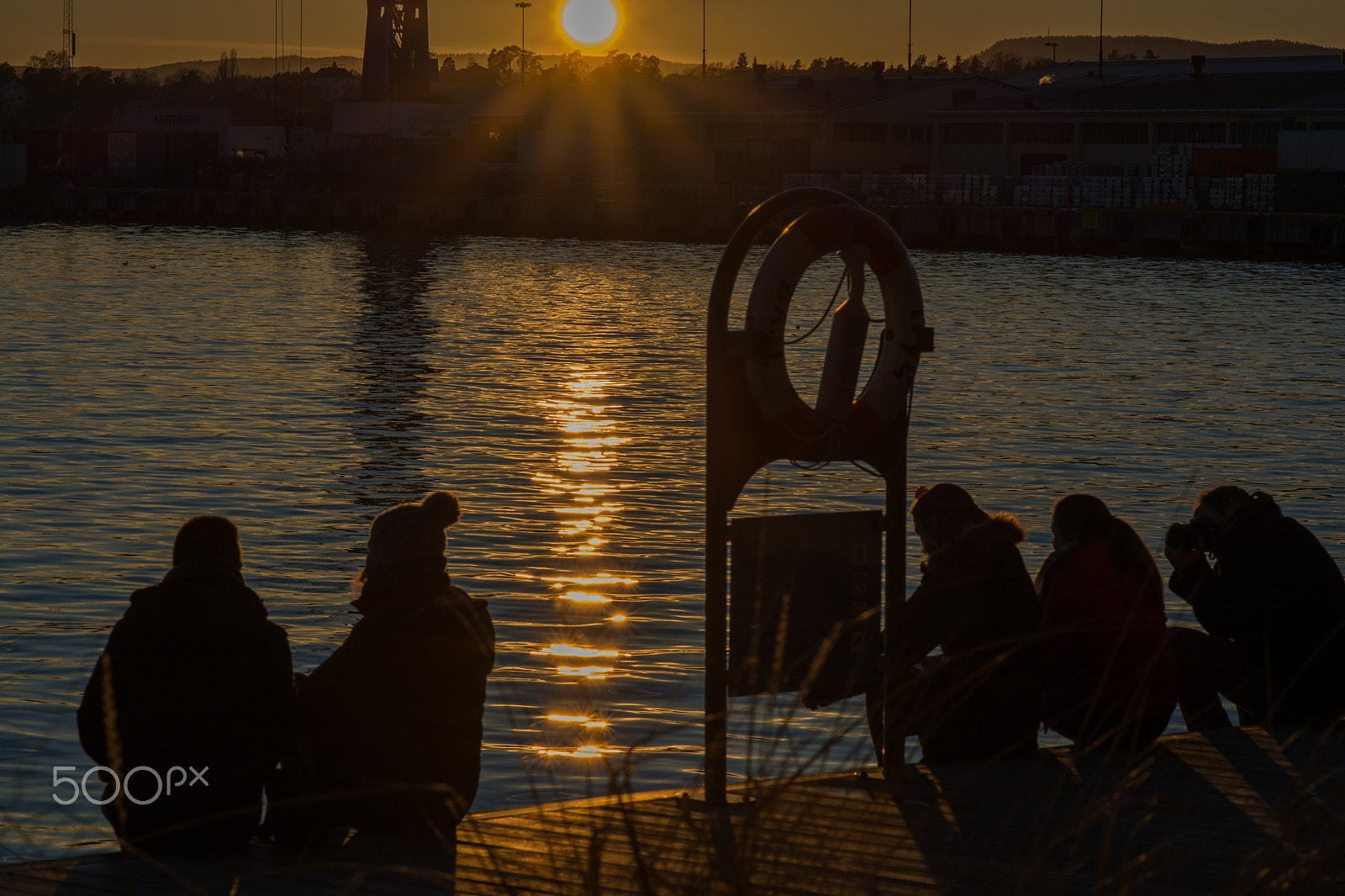 Nikon D5200 + Nikon AF-S Nikkor 85mm F1.8G sample photo. Watching sunset photography