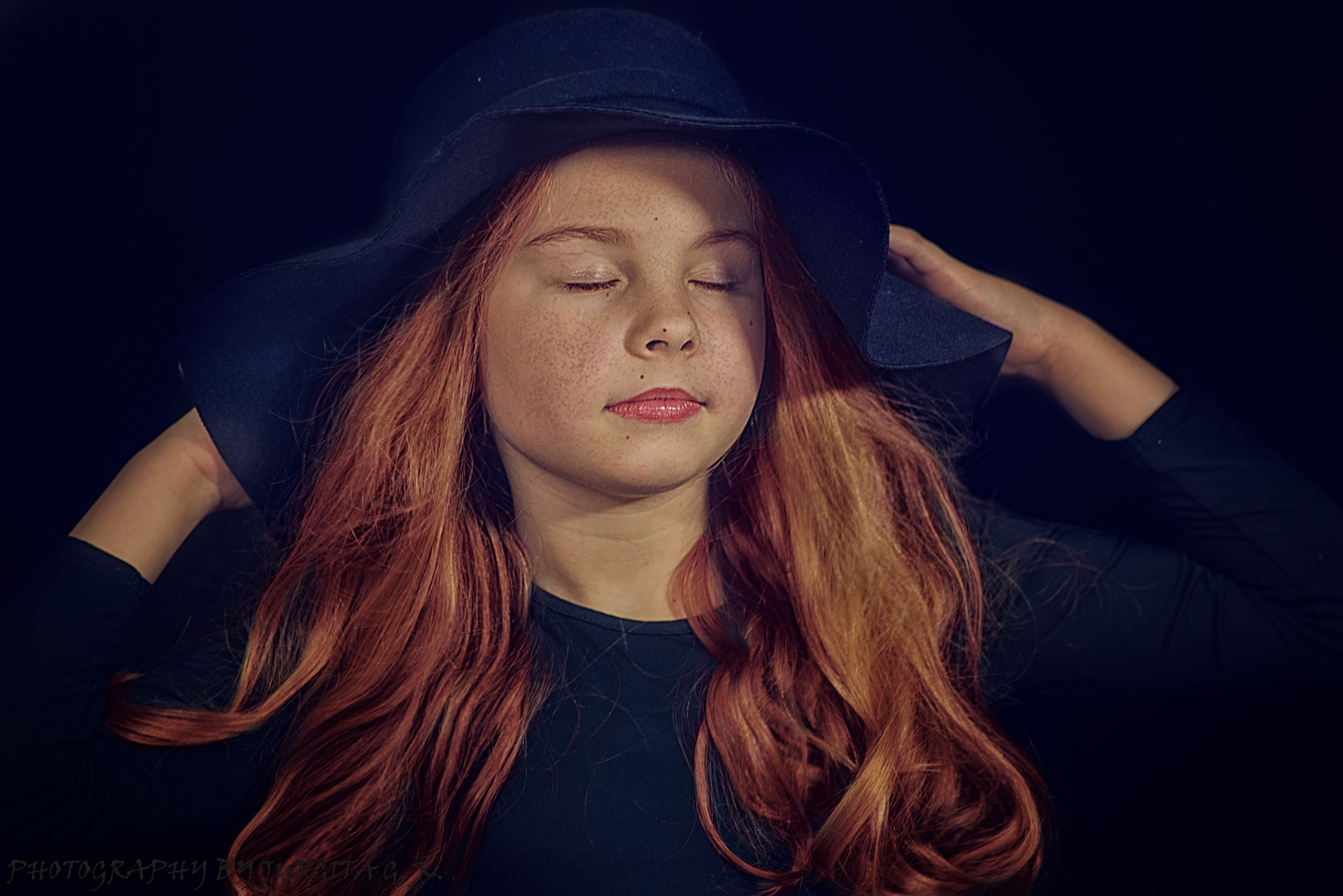 Sigma 70-300mm F4-5.6 APO DG Macro sample photo. Little lady :) photography