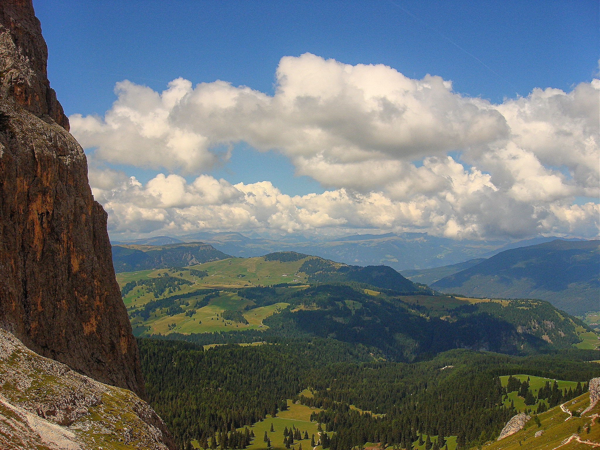 Sony DSC-N2 sample photo. View from rifugio vicenza - sassolungo alpe di siusi - val gardena dolomites  photography