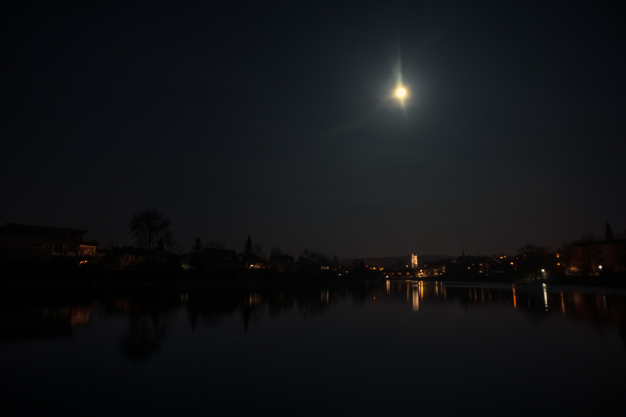 AF Nikkor 20mm f/2.8 sample photo. Midnight photography