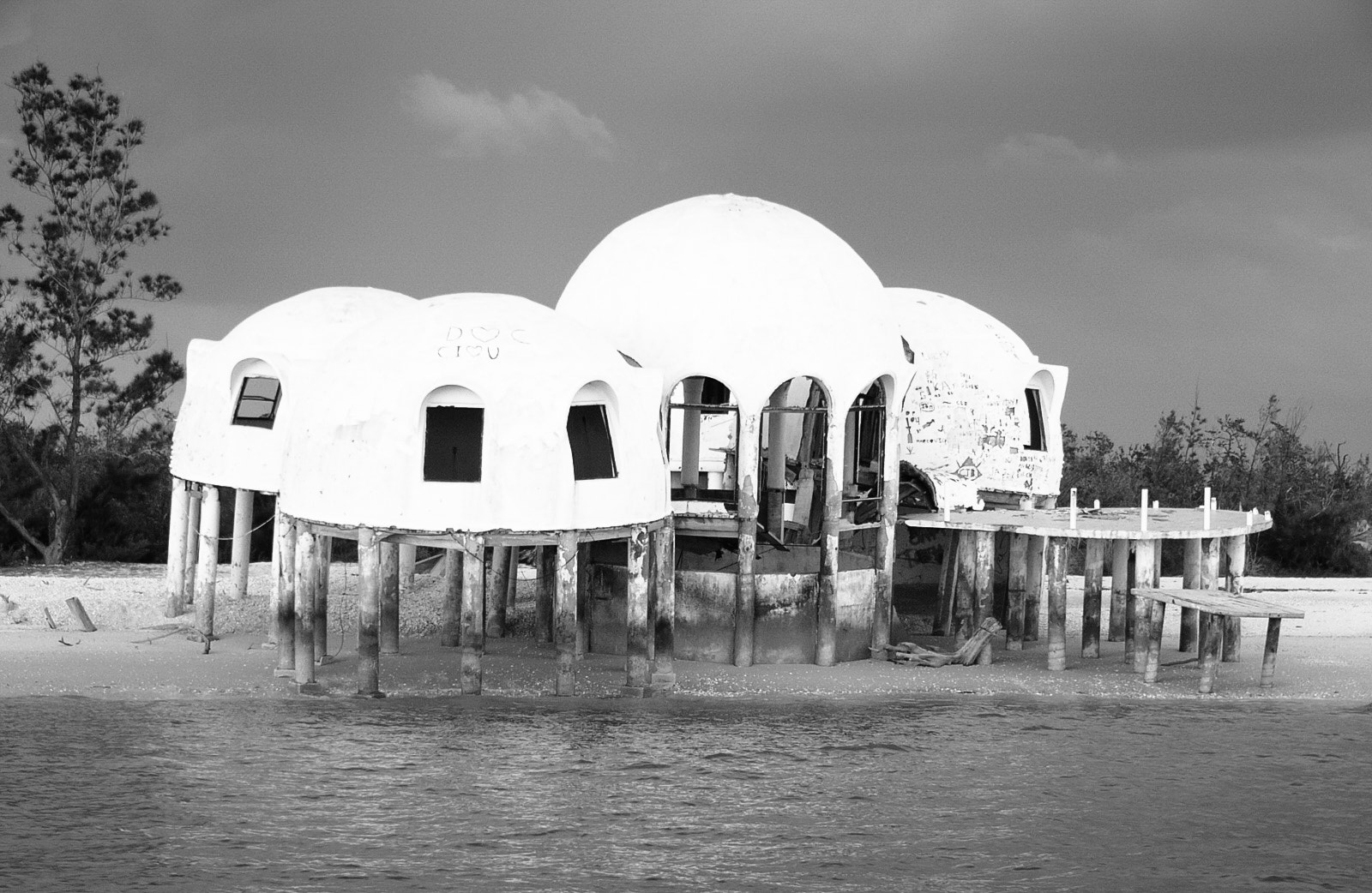 Panasonic DMC-FZ10 sample photo. Dome houses #2 photography