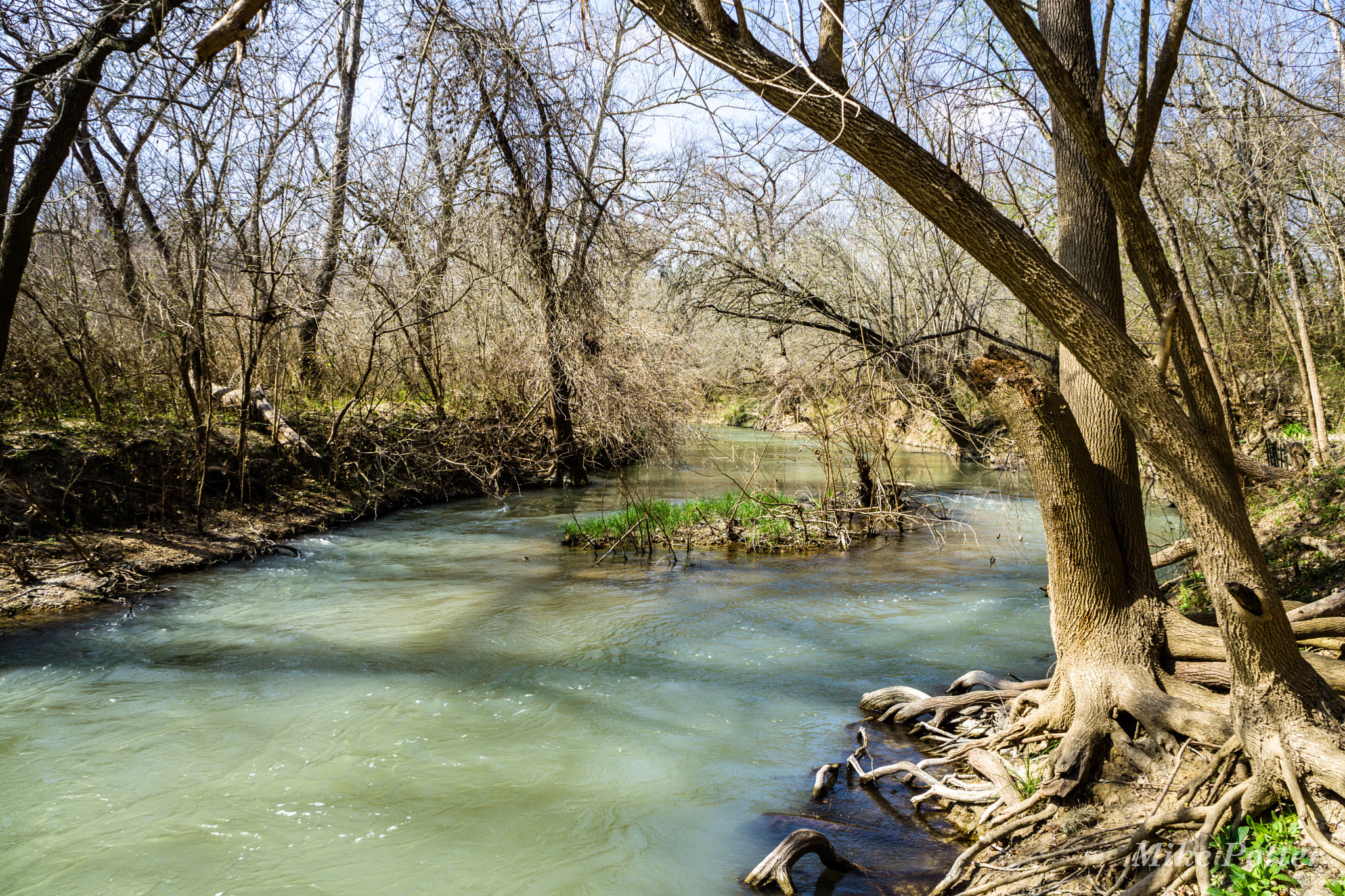 Sony a6000 + Sony E 18-55mm F3.5-5.6 OSS sample photo. Along the river photography