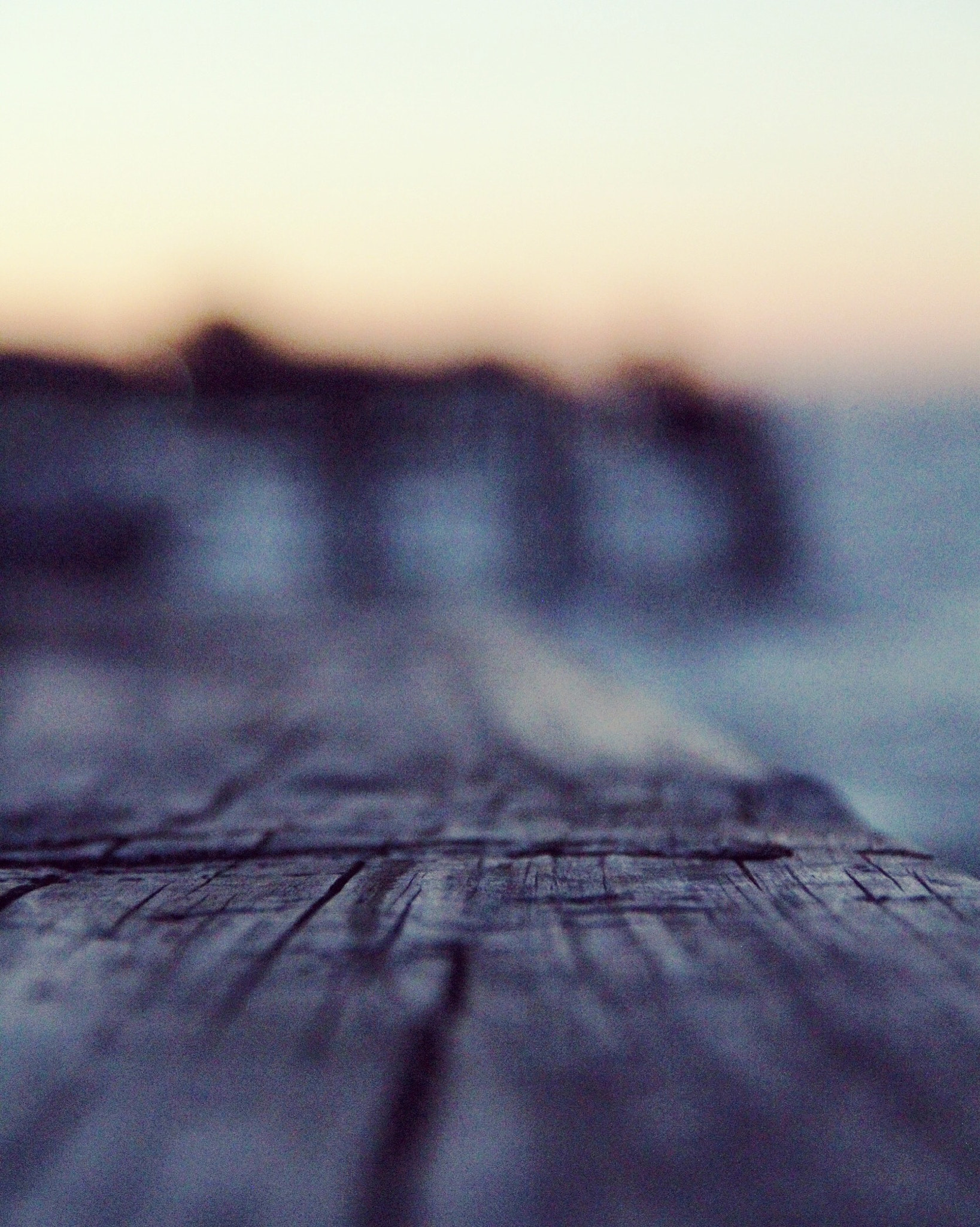 Canon EOS 550D (EOS Rebel T2i / EOS Kiss X4) sample photo. Blur on pier photography