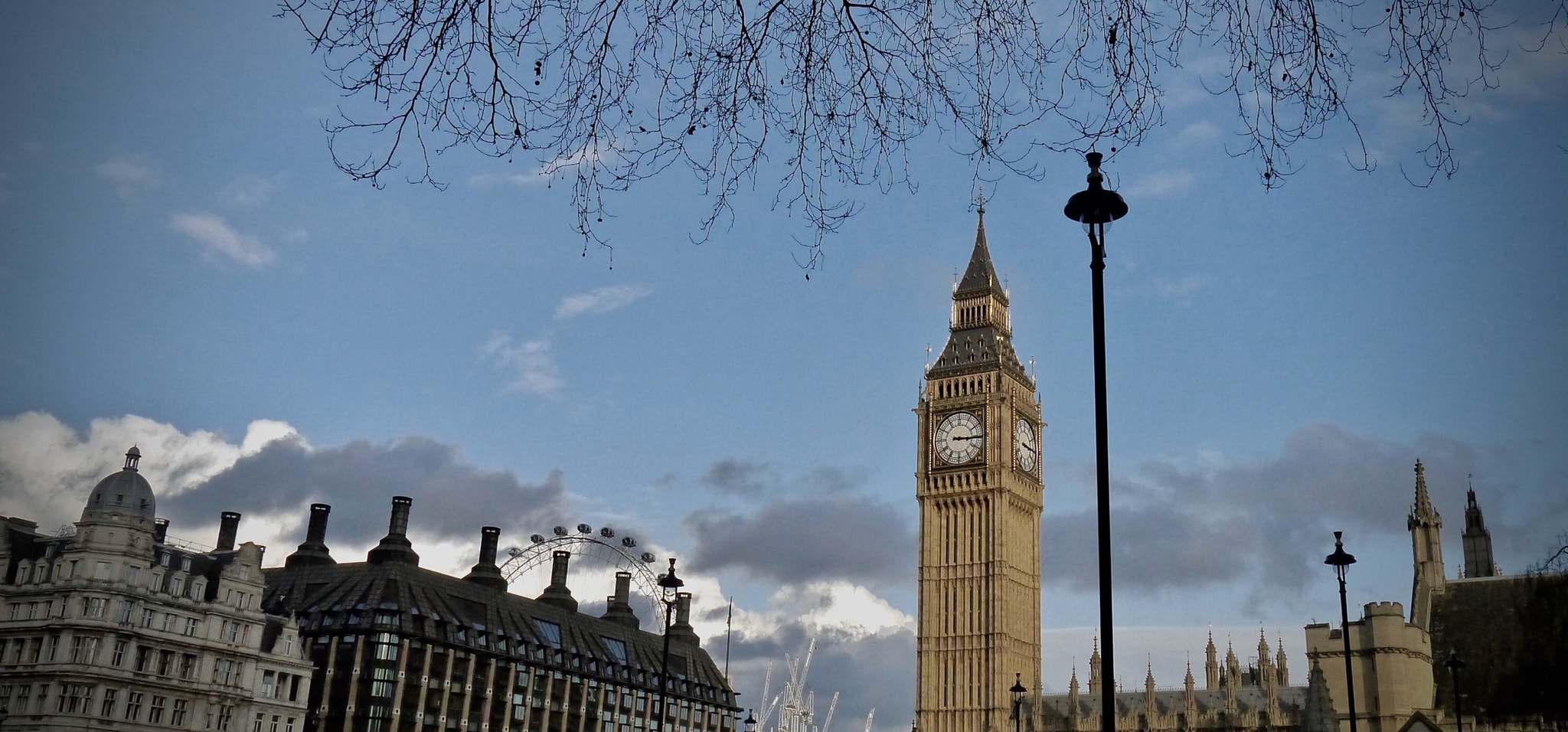 Panasonic Lumix DMC-G3 sample photo. London weekend break cold day stunning surroundings photography