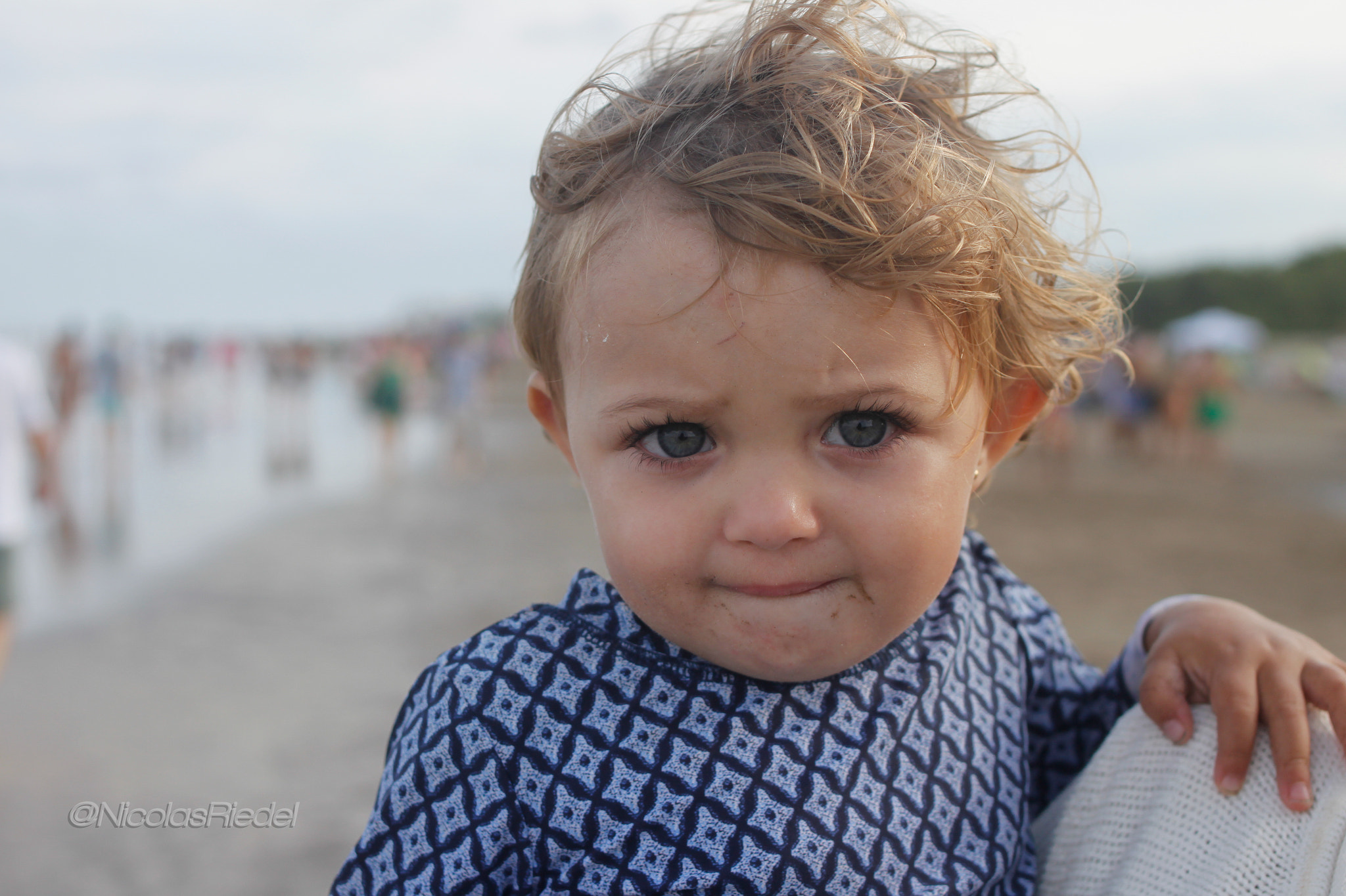 Canon EF 35mm F2 sample photo. Blue eyes photography