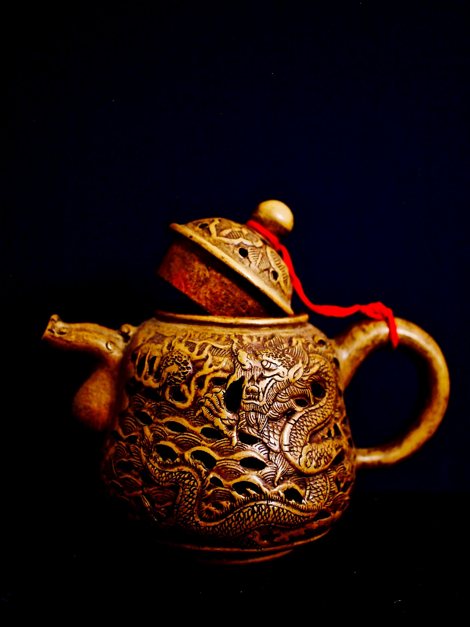Olympus Zuiko Digital 25mm F2.8 Pancake sample photo. 紫砂壺 - yixing "purple clay" tea pot photography
