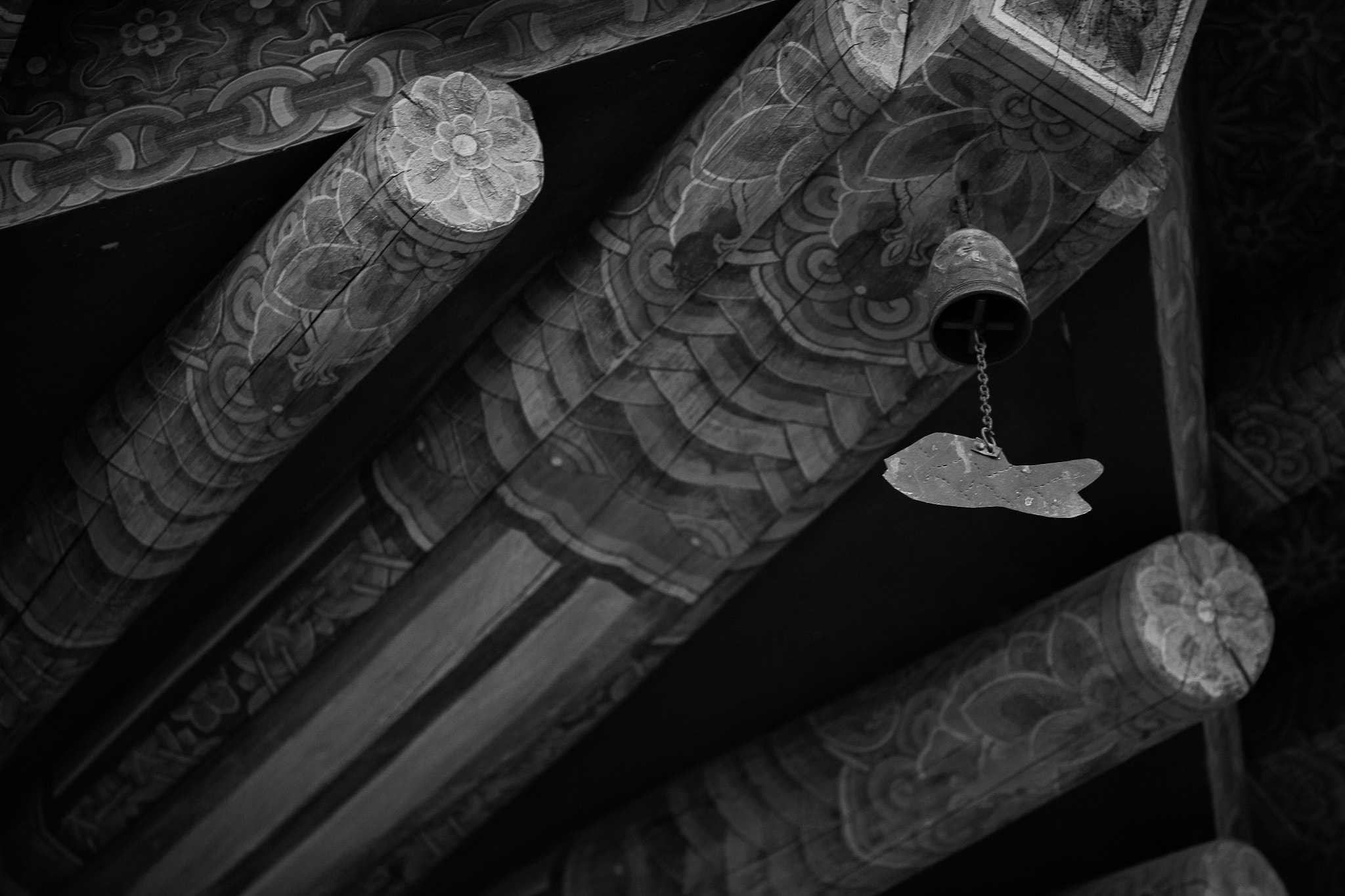 Canon EOS 5D + Canon EF 70-200mm F4L USM sample photo. Temple in south korea photography